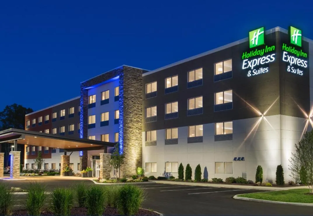 Holiday Inn Express & Suites Cedar Rapids NE - Marion by IHG
