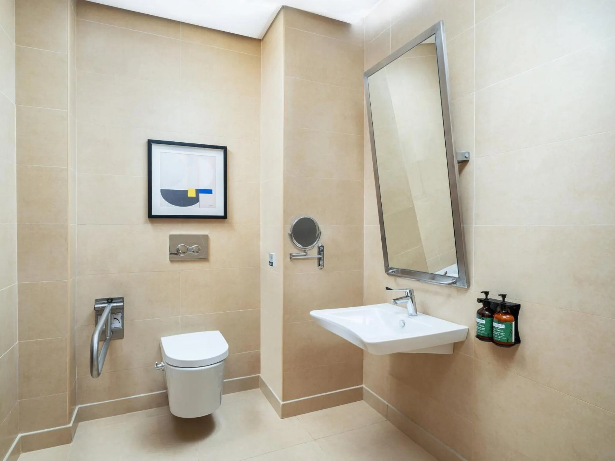 Photo of the whole room in voco Jeddah Gate by IHG