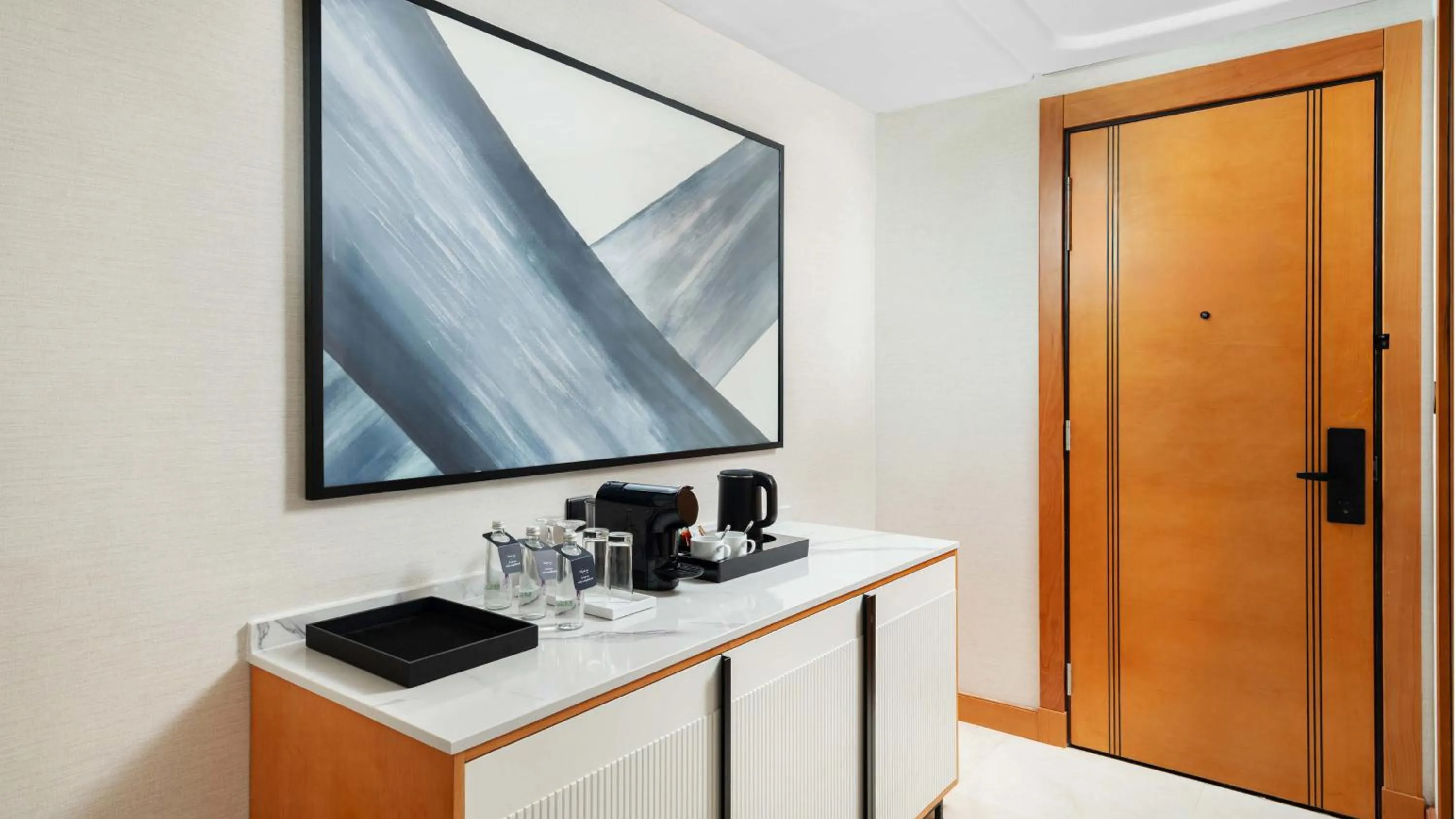 Photo of the whole room in voco Jeddah Gate by IHG