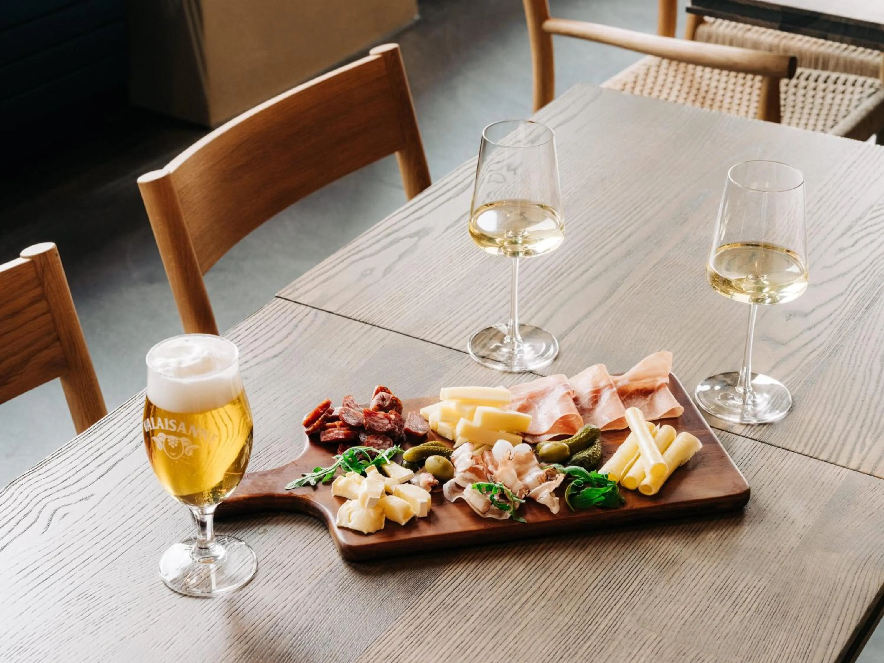 Food in KURVE Apartments & Lounge