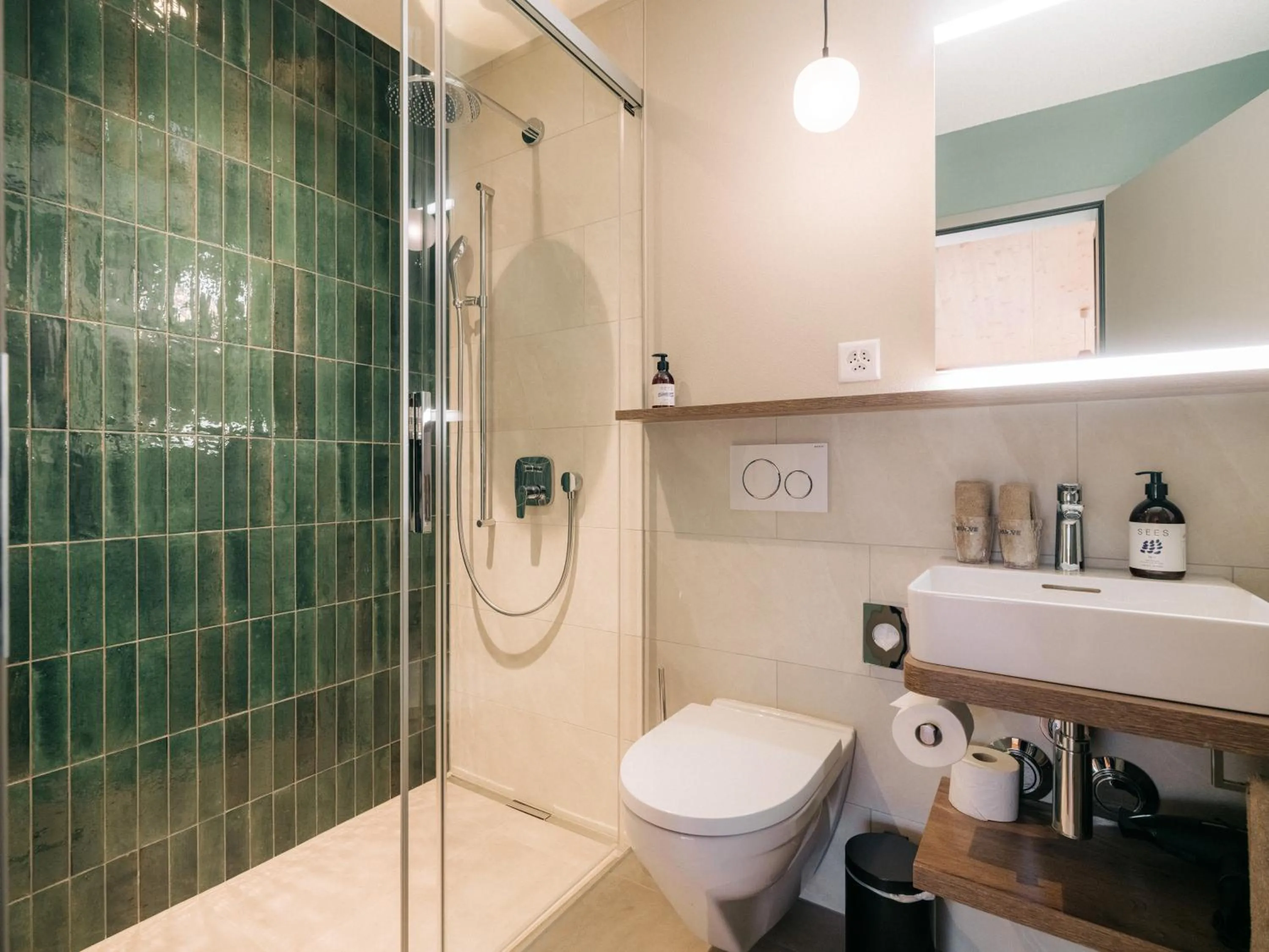 Shower in KURVE Apartments & Lounge