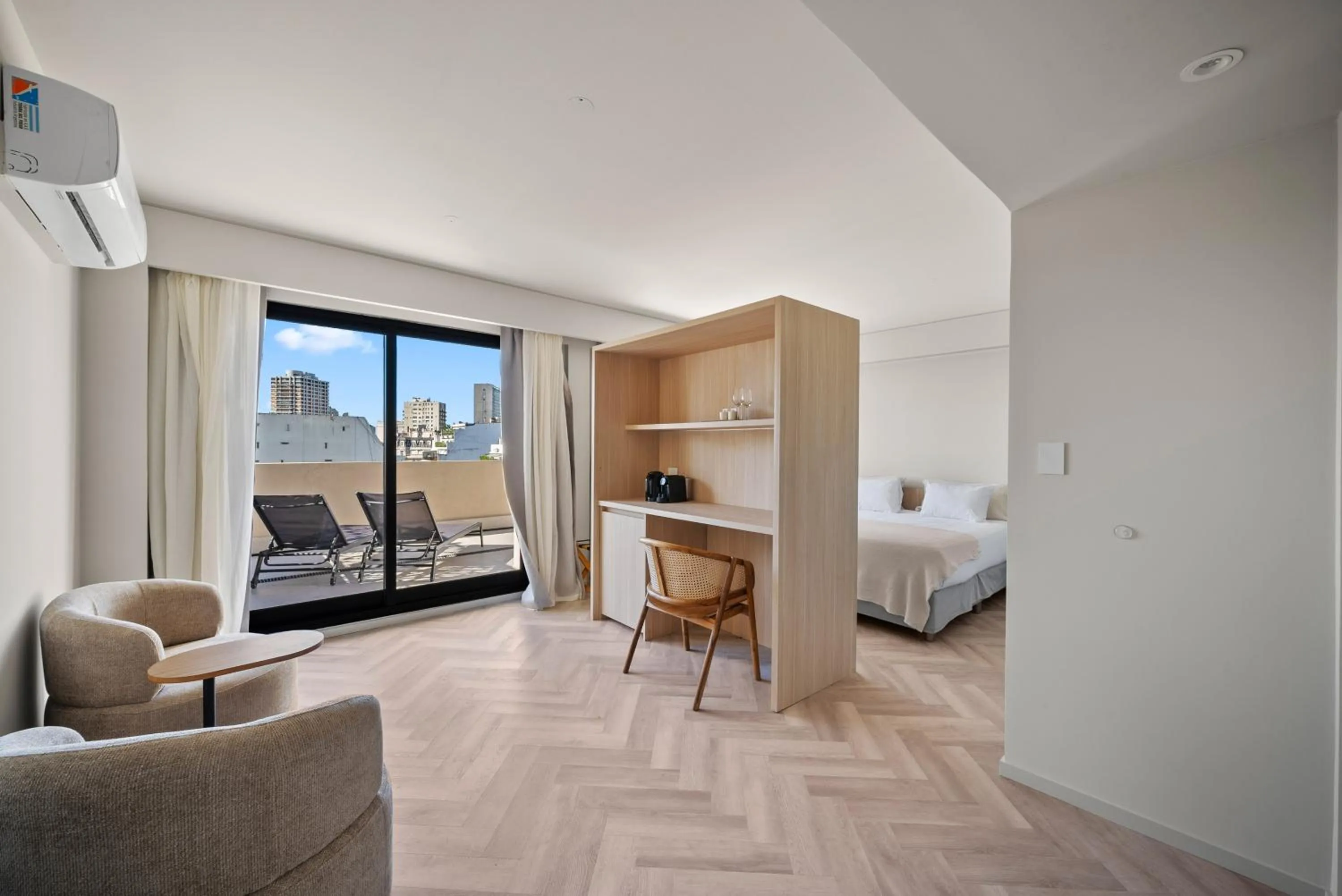 Photo of the whole room, Bed in Vilon Recoleta Hotel