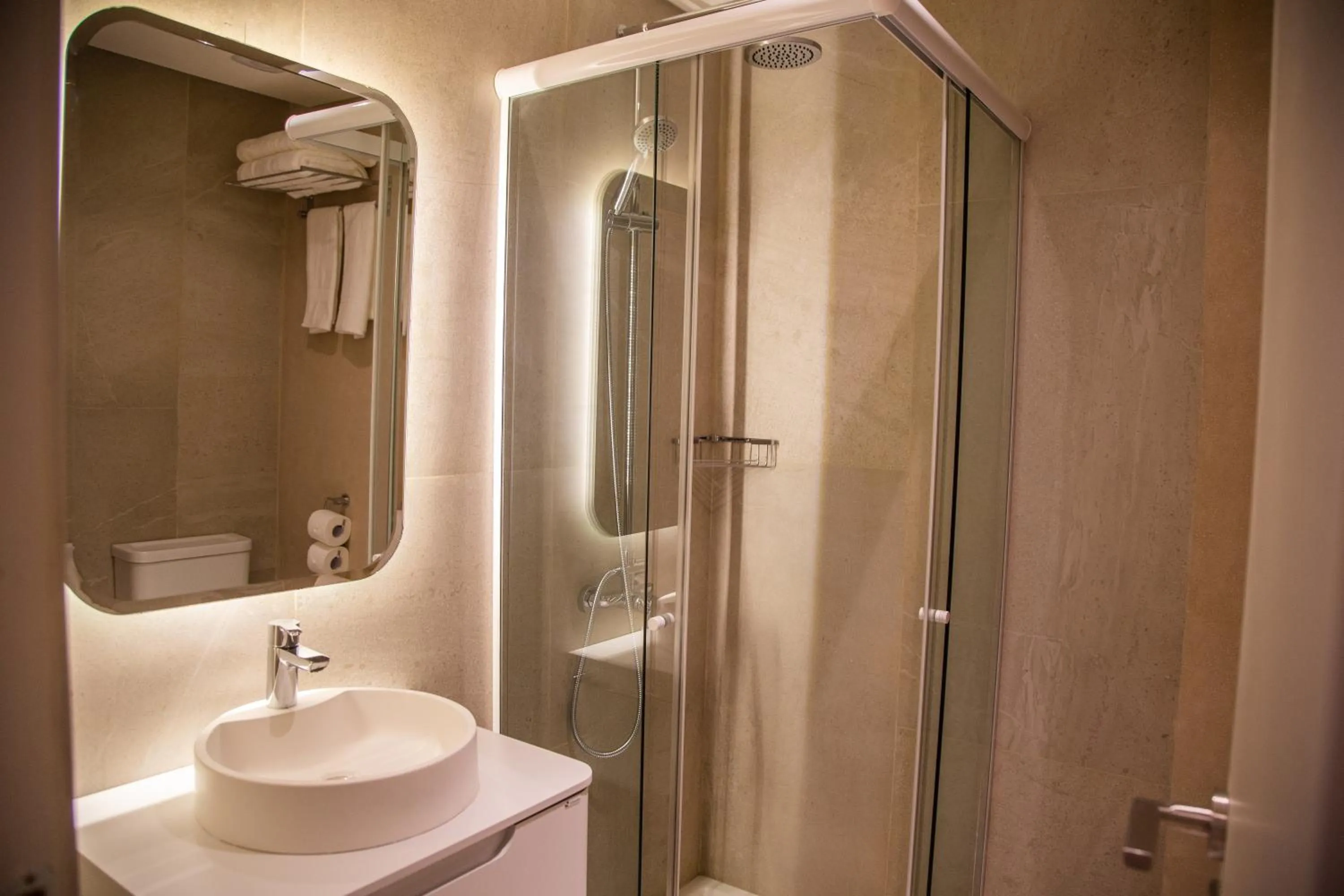 Bathroom in Vilon Recoleta Hotel