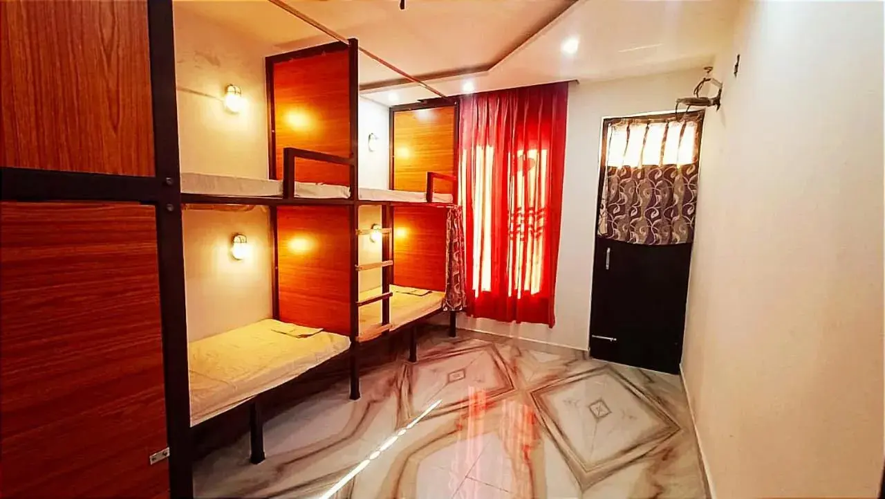 Photo of the whole room, Bed in Backpackers Station Photo of the whole room, Bed in Backpackers Station