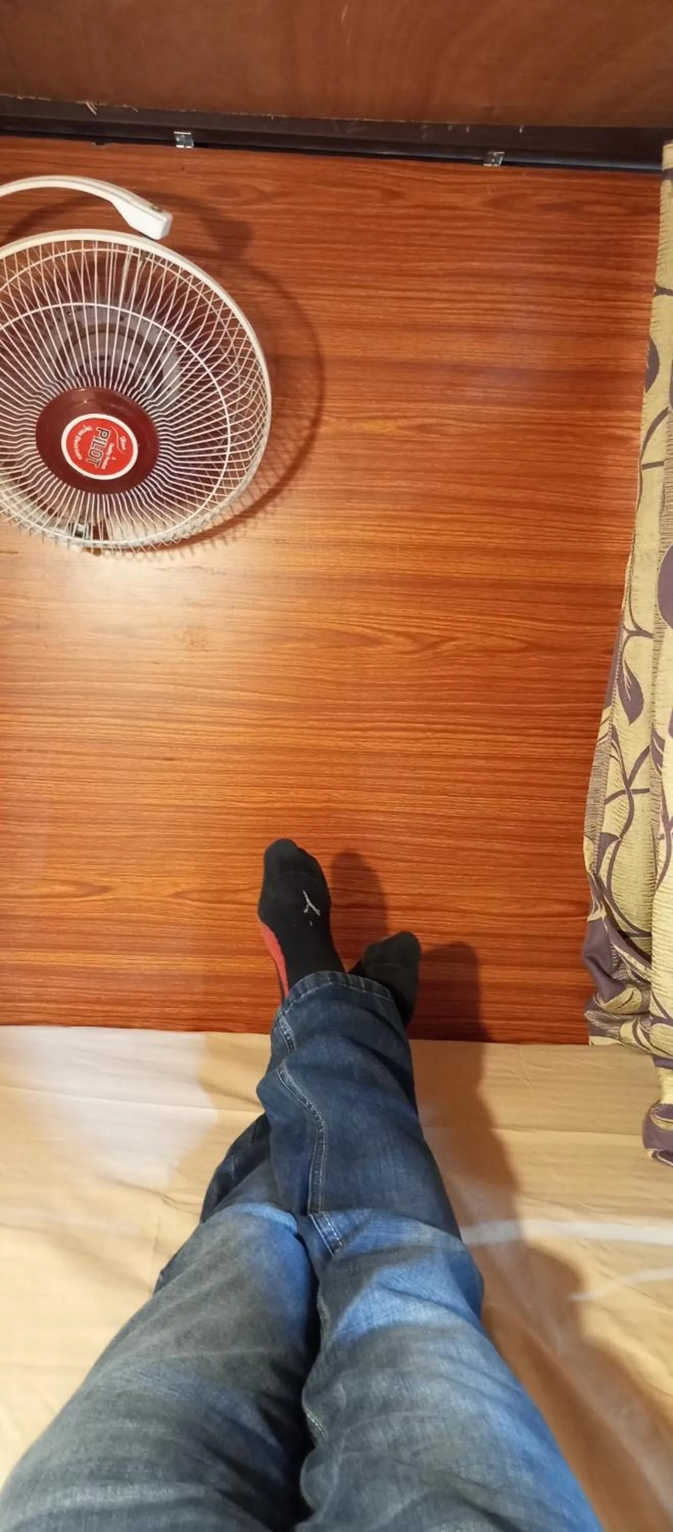 bunk bed in Backpackers Station