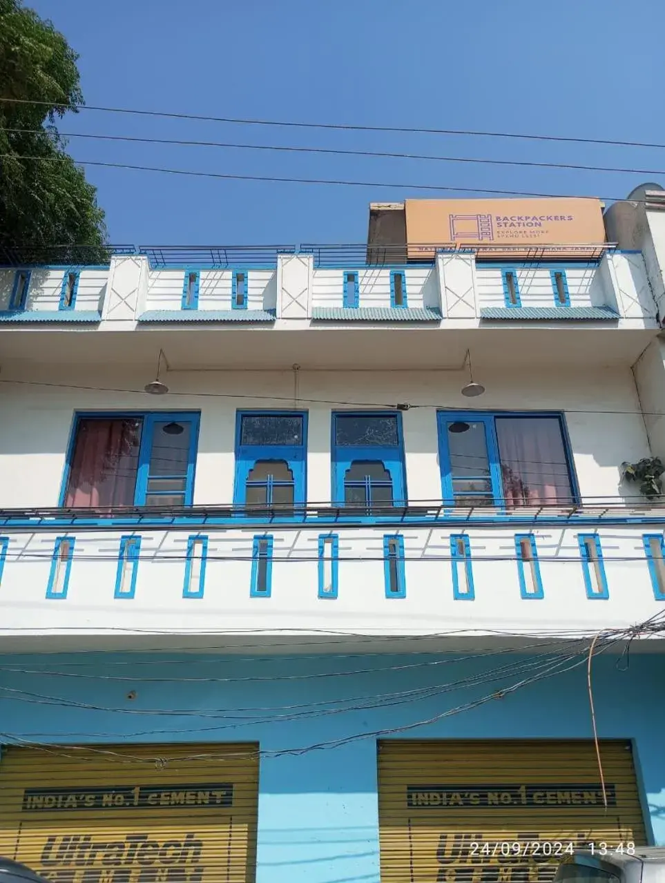 Property building in Backpackers Station Property building in Backpackers Station