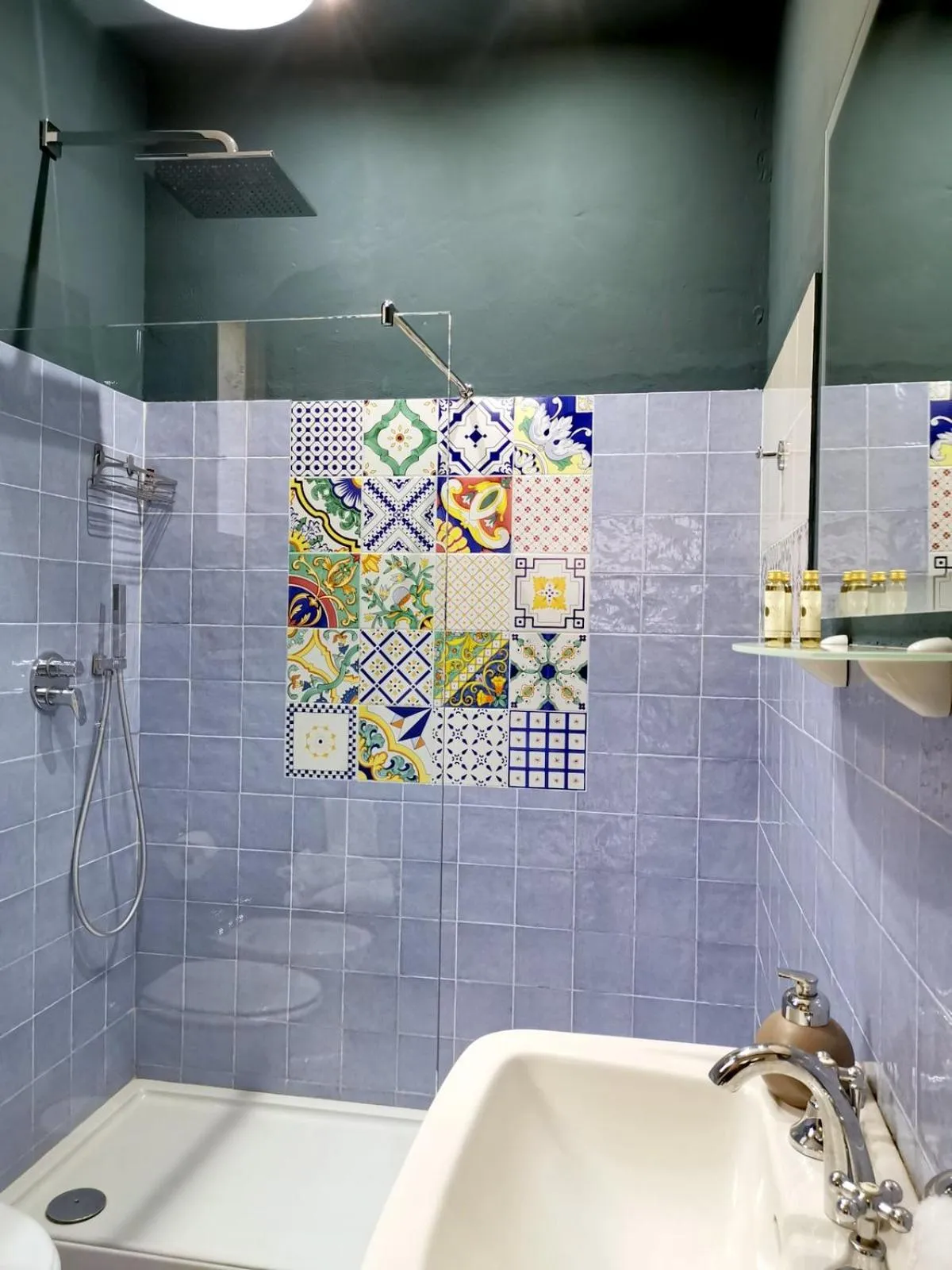 Shower in Villa La Lumia B&B Suites & Apartments