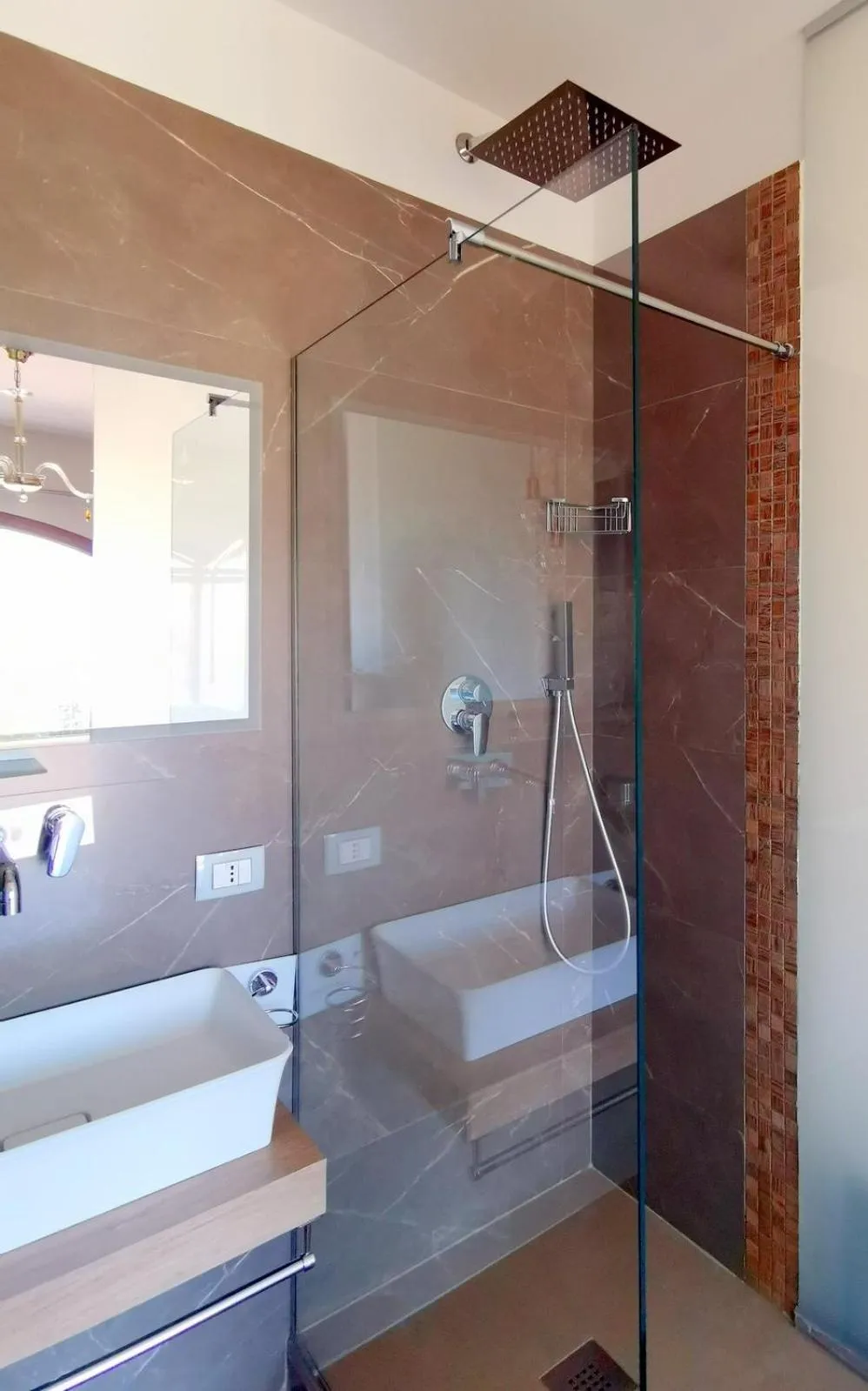 Shower in Villa La Lumia B&B Suites & Apartments