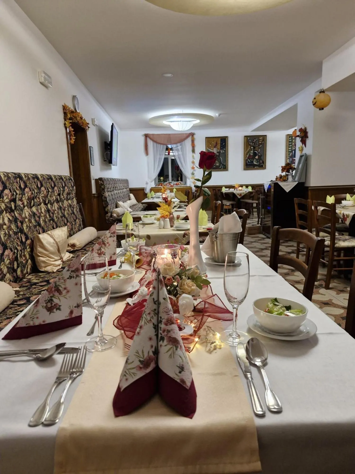 Restaurant/places to eat in Parkhotel Forest