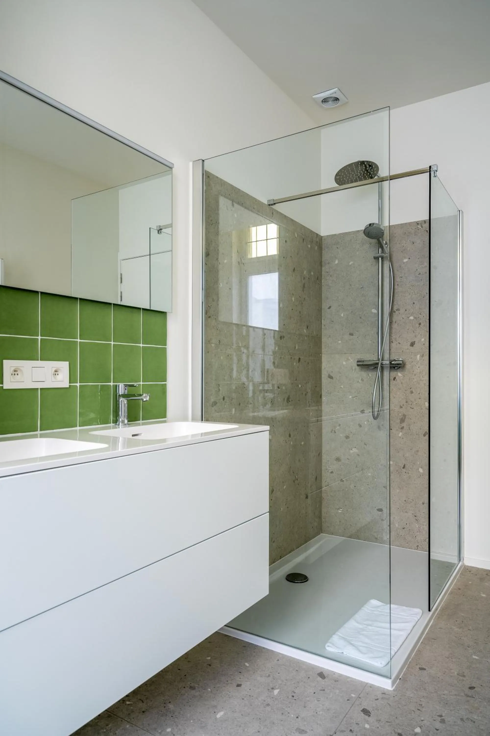 Shower in Smartflats - Meir Antwerp