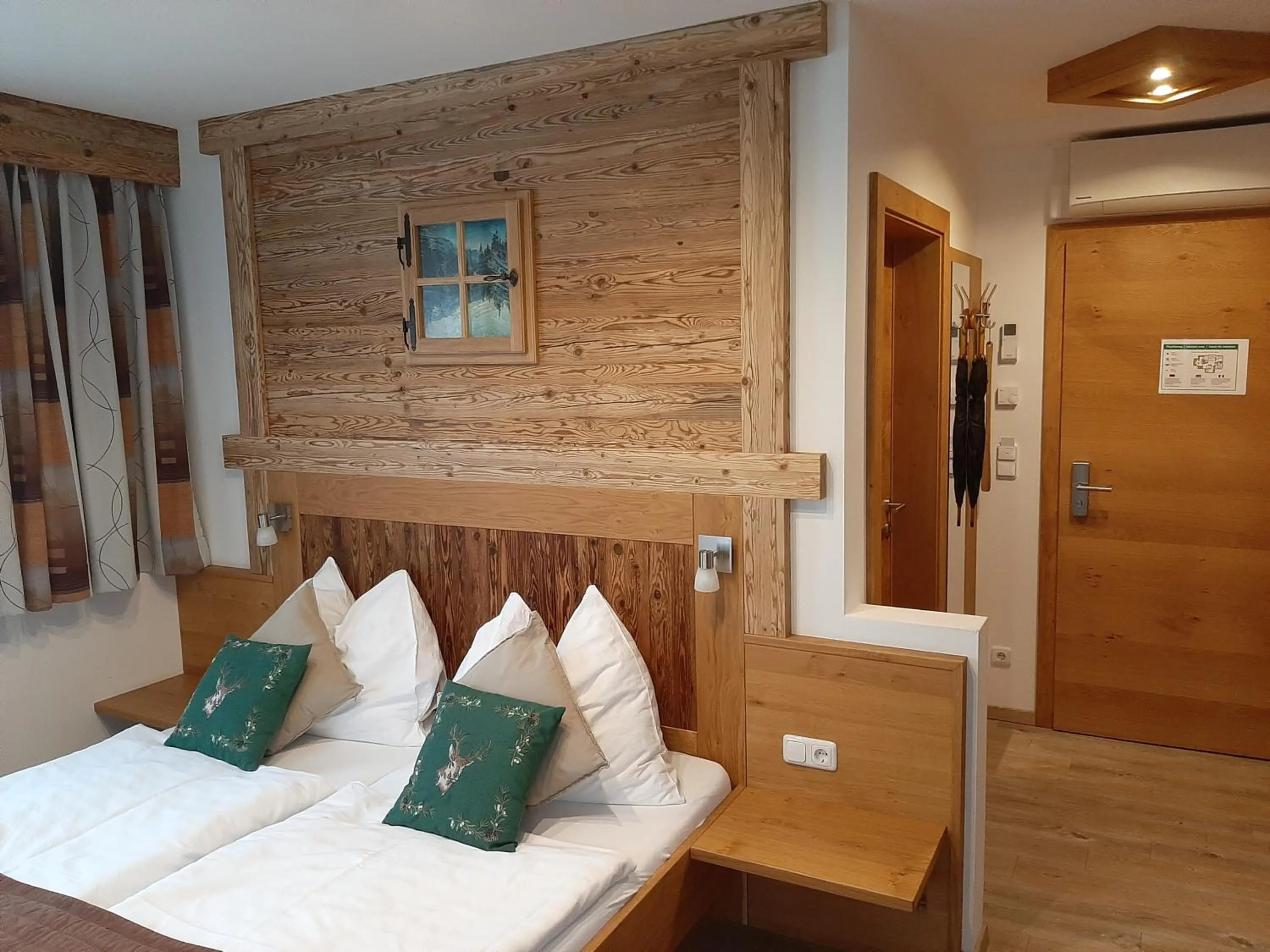 Photo of the whole room, Bed in Pension Ballwein