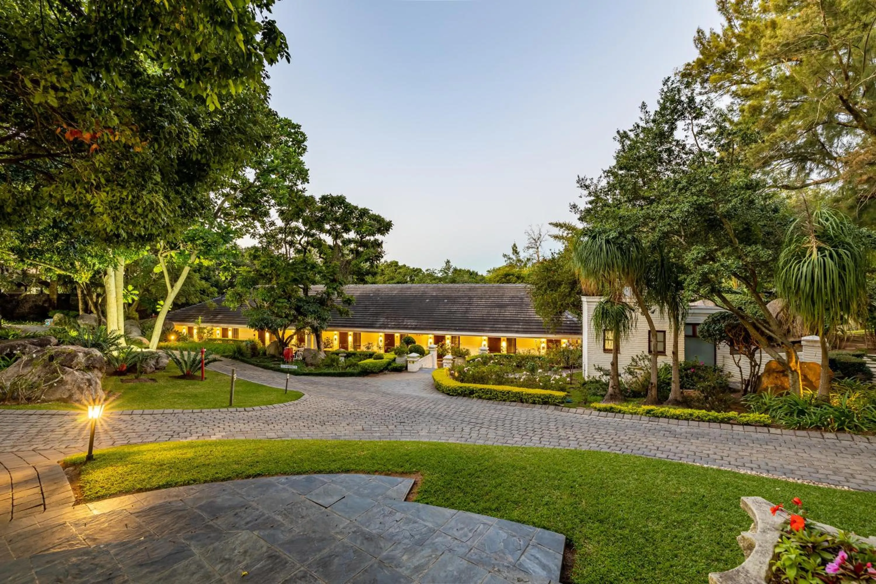 Property building in Sheppard Boutique Hotel