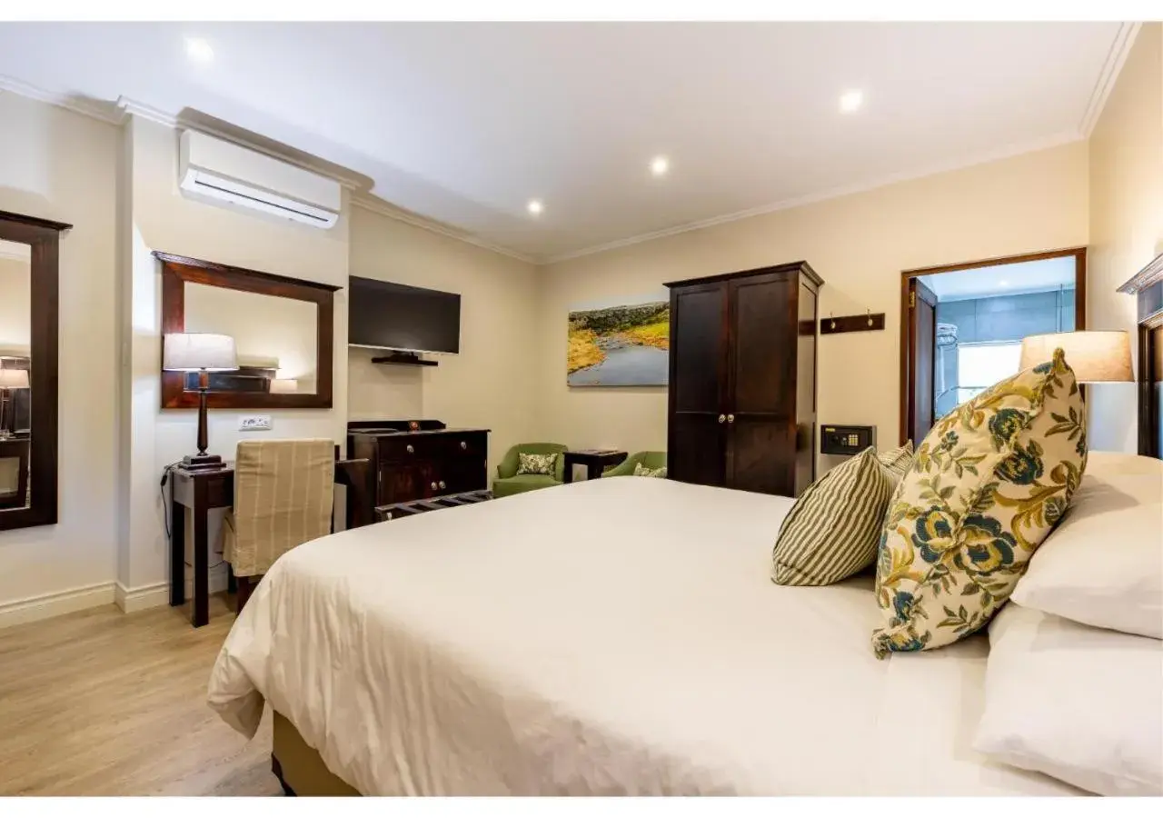 Executive Suite - single occupancy in Sheppard Boutique Hotel Executive Suite - single occupancy in Sheppard Boutique Hotel