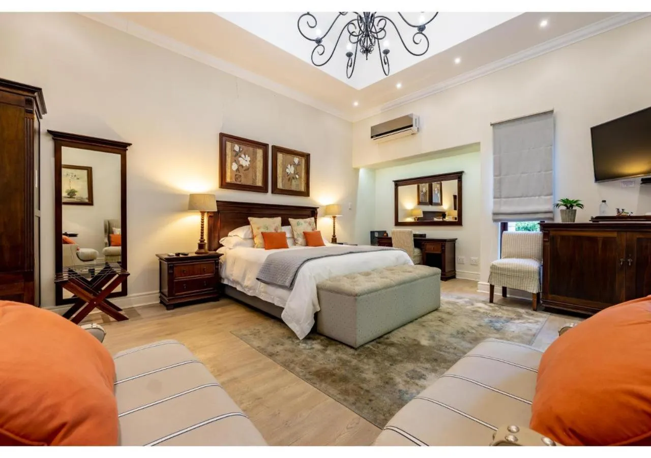 Bed in Sheppard Boutique Hotel