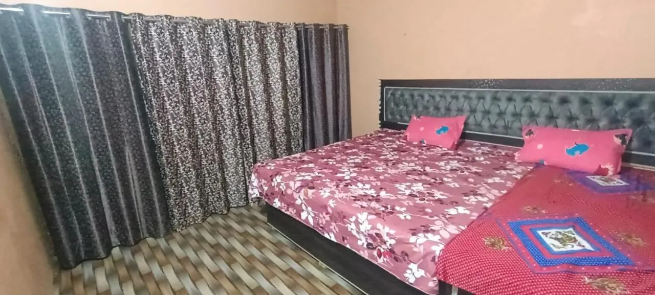 Bed in Shree Gopal Niketan