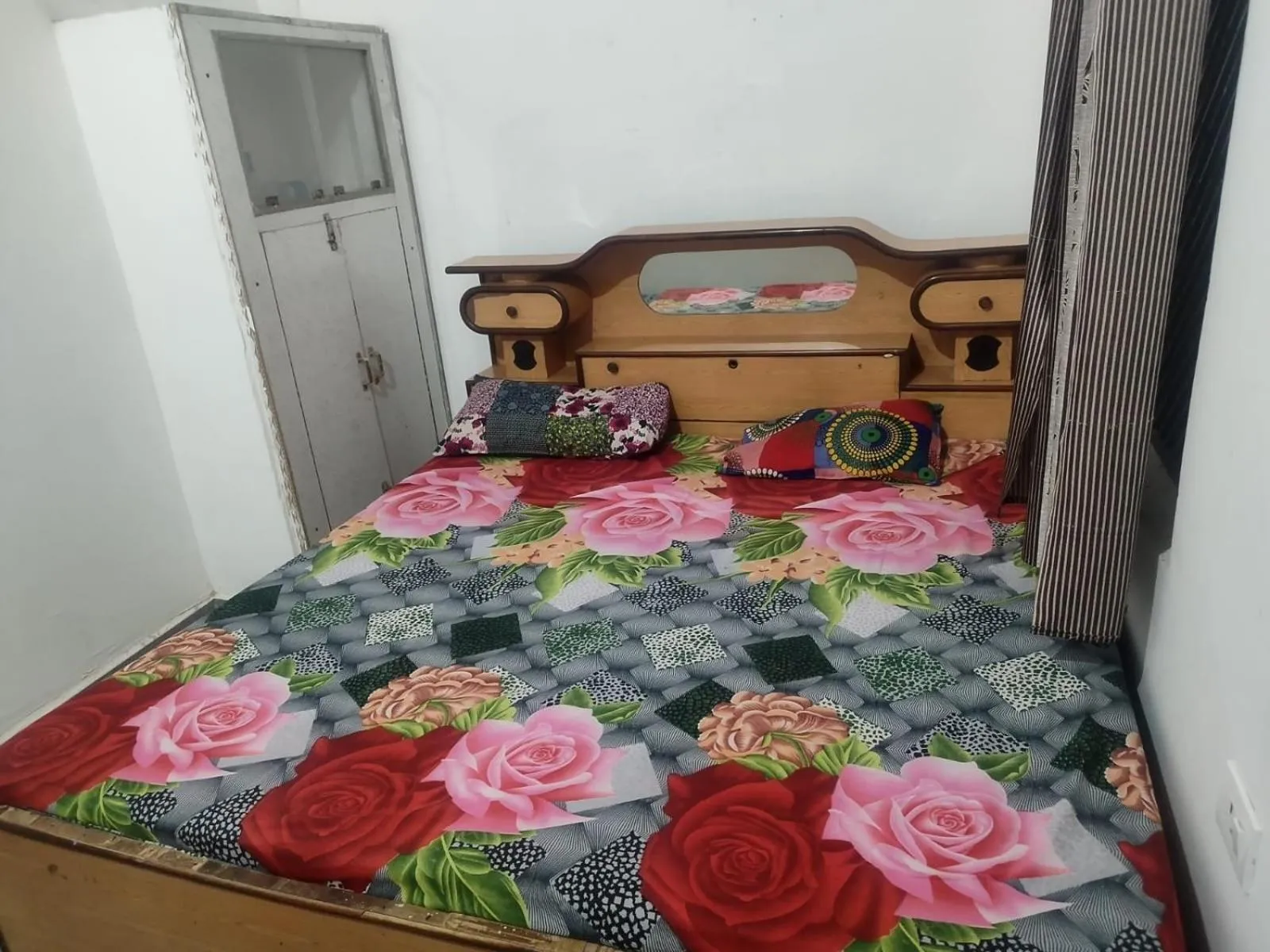 Bed in Shree Gopal Niketan