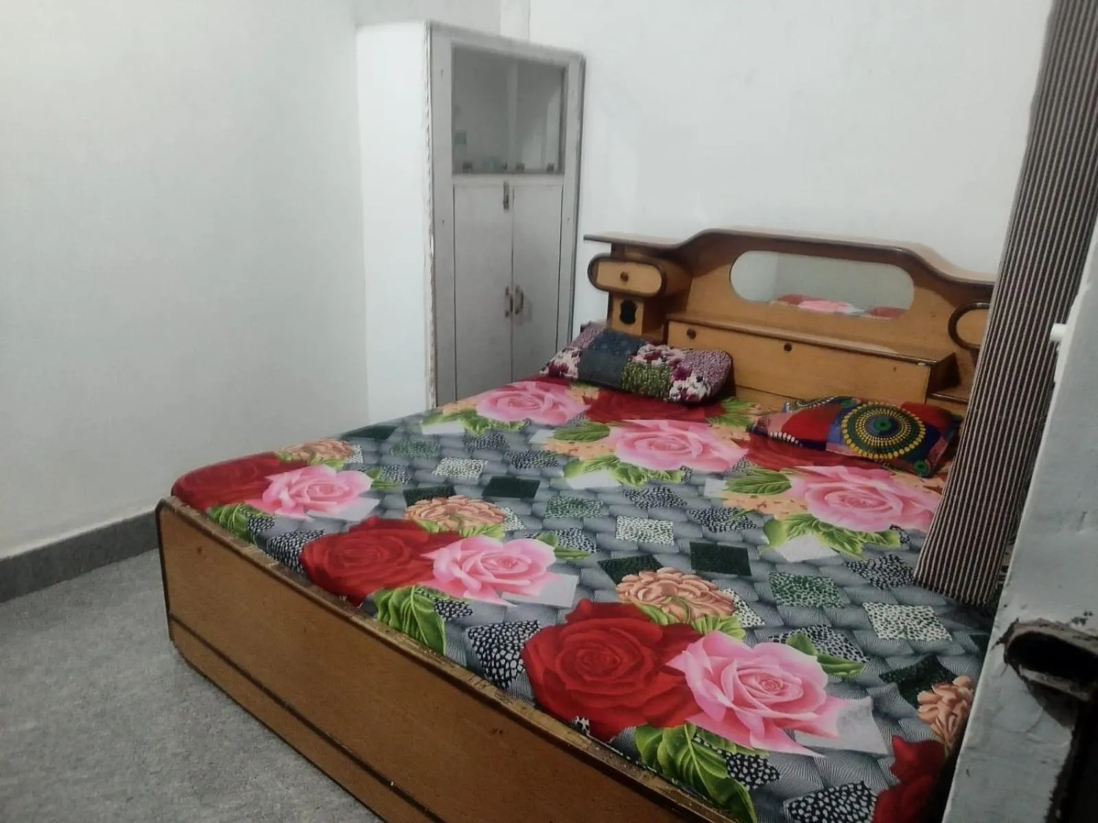 Bed in Shree Gopal Niketan