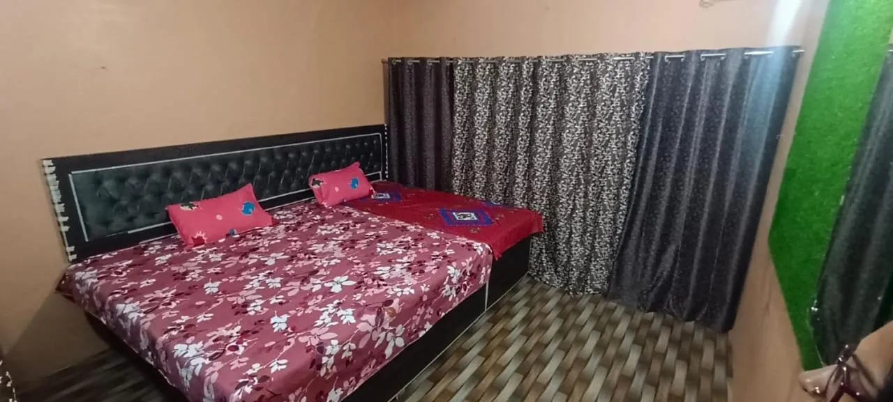Bed in Shree Gopal Niketan
