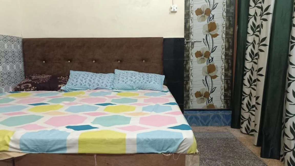 Bed in Shree Gopal Niketan