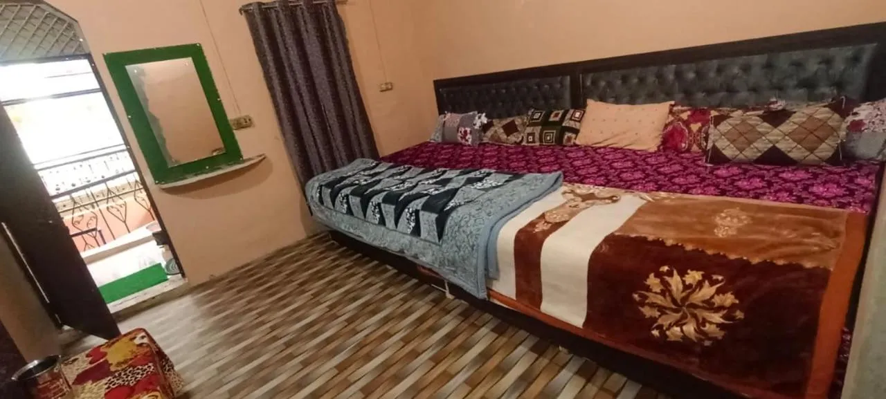 Bed in Shree Gopal Niketan