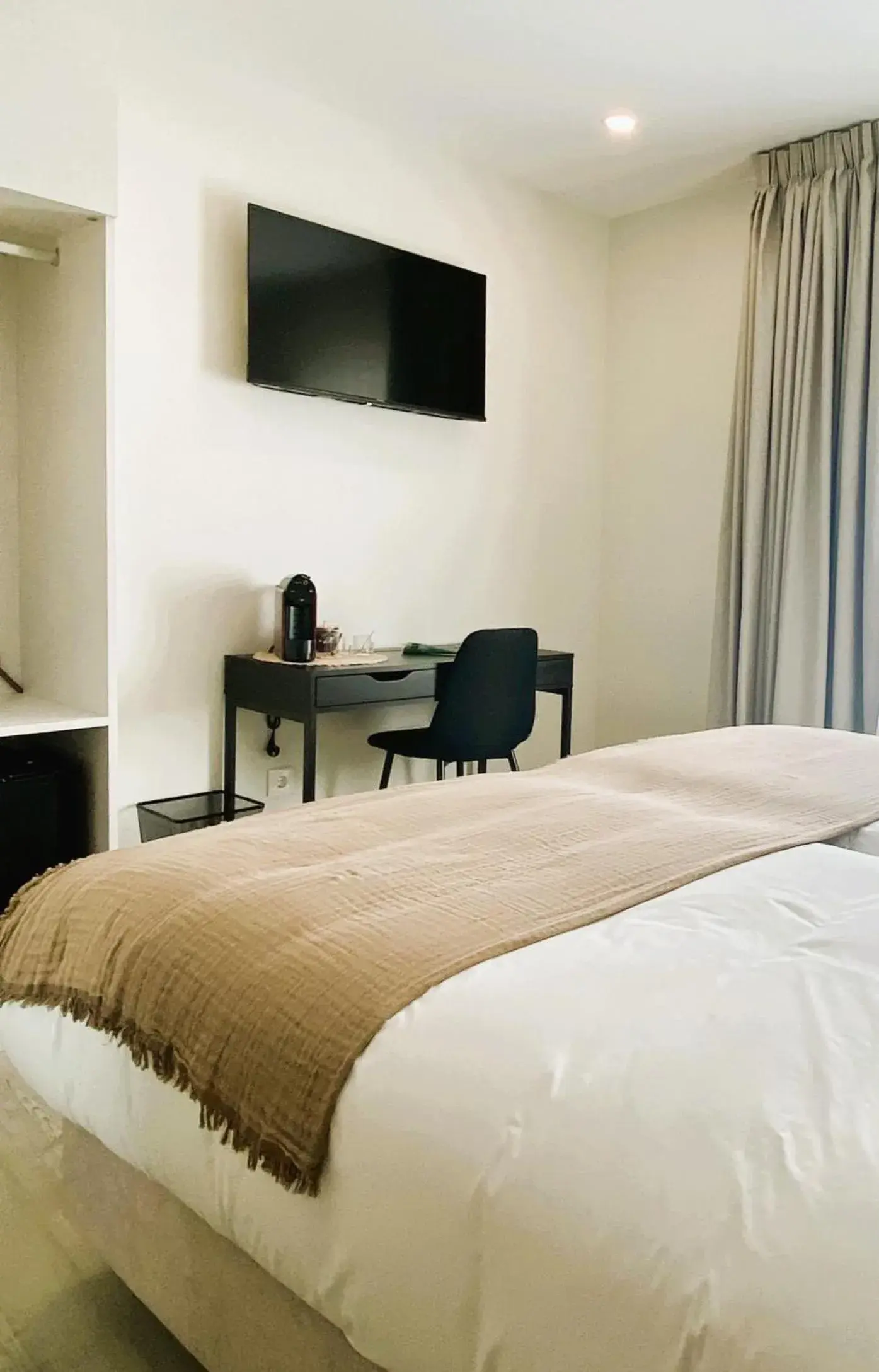 Double Room with Private Bathroom - single occupancy in SIENNA Hotel Double Room with Private Bathroom - single occupancy in SIENNA Hotel