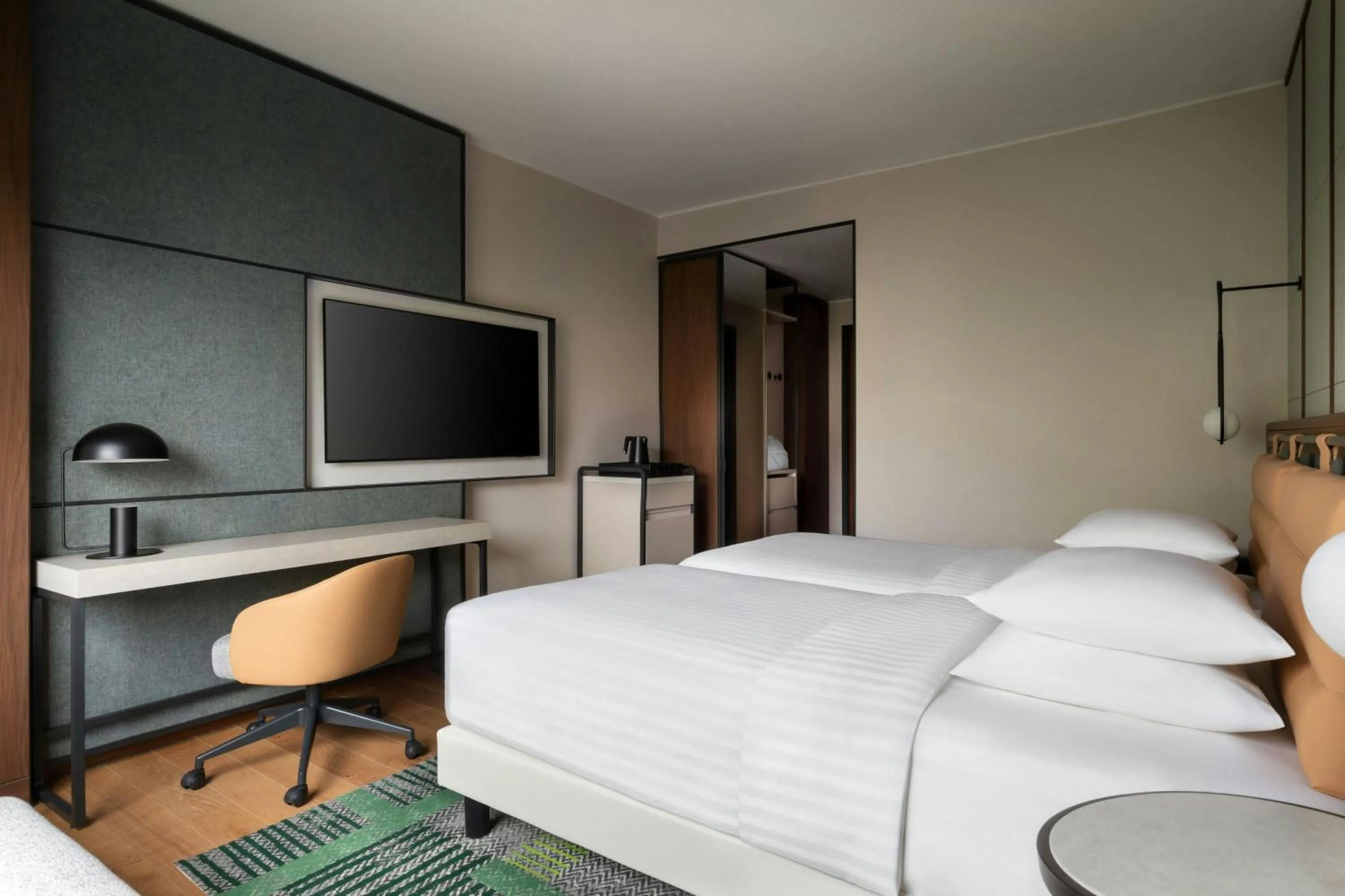 Photo of the whole room, Bed in Milan Marriott Hotel