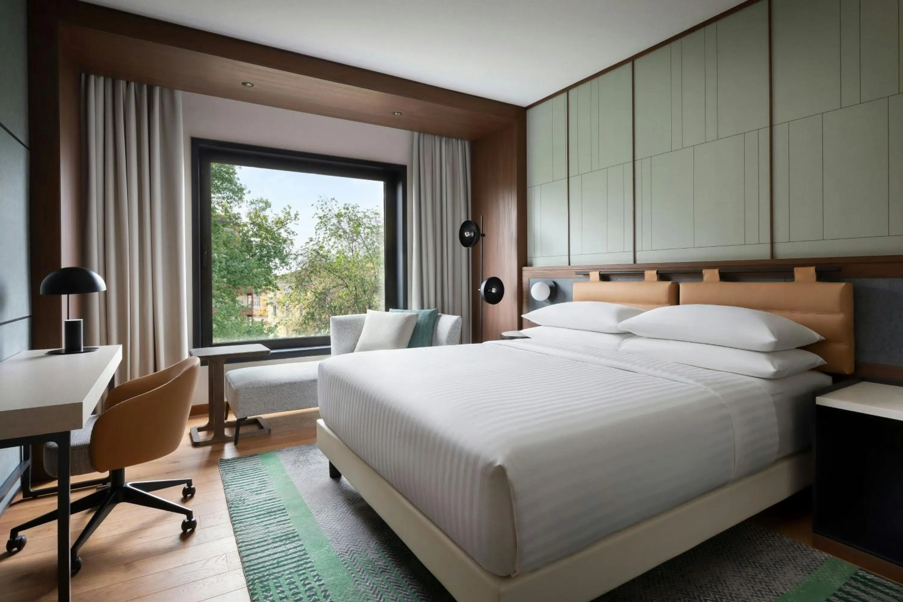 Photo of the whole room, Bed in Milan Marriott Hotel