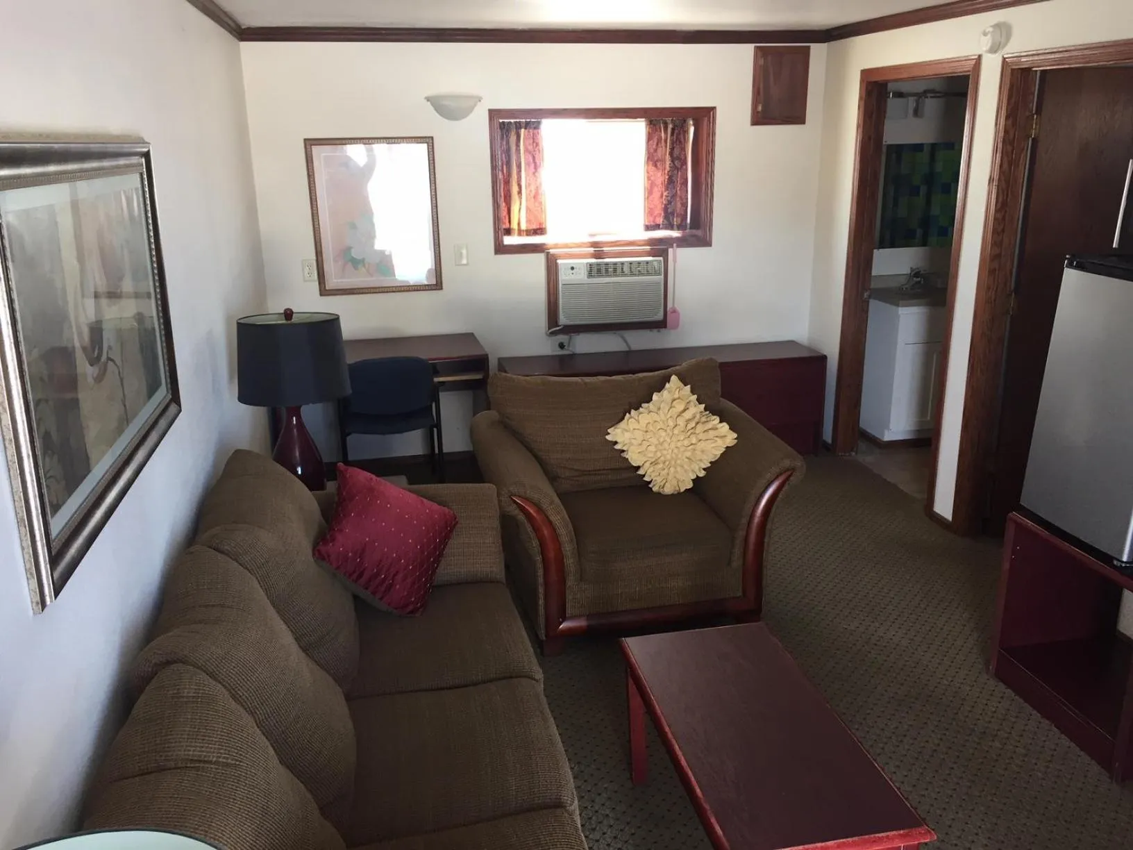 Living room in Highland Court Motel