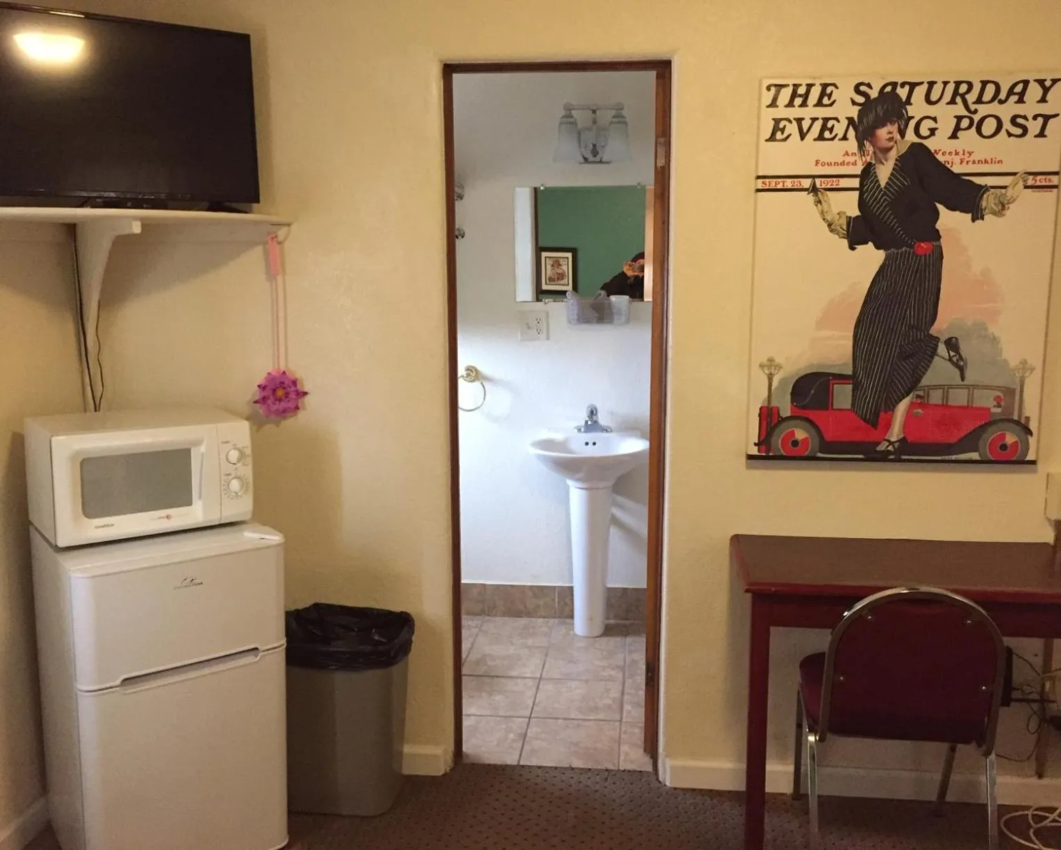 TV and multimedia in Highland Court Motel