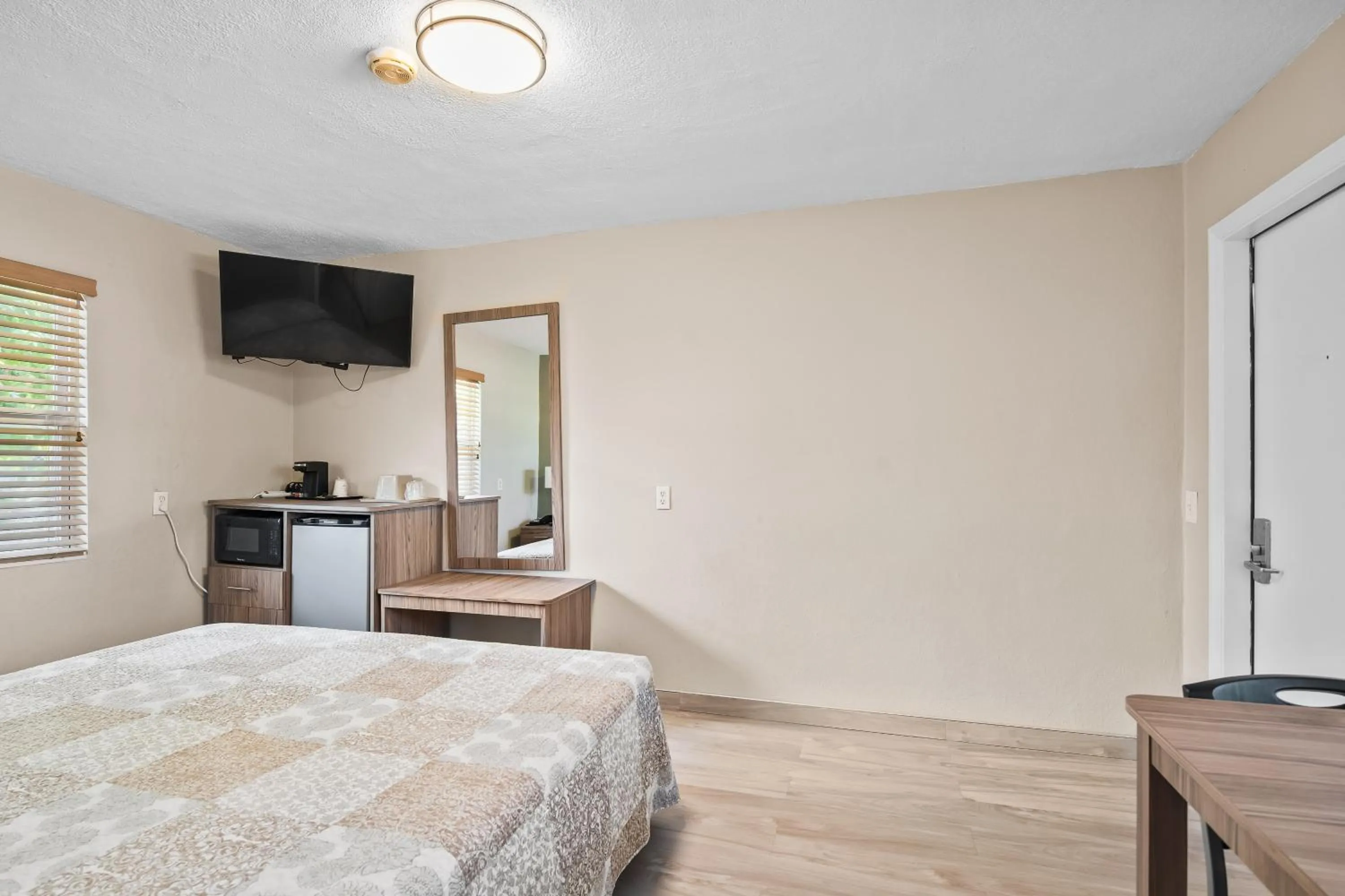 TV and multimedia, Bed in Tamiami Motel