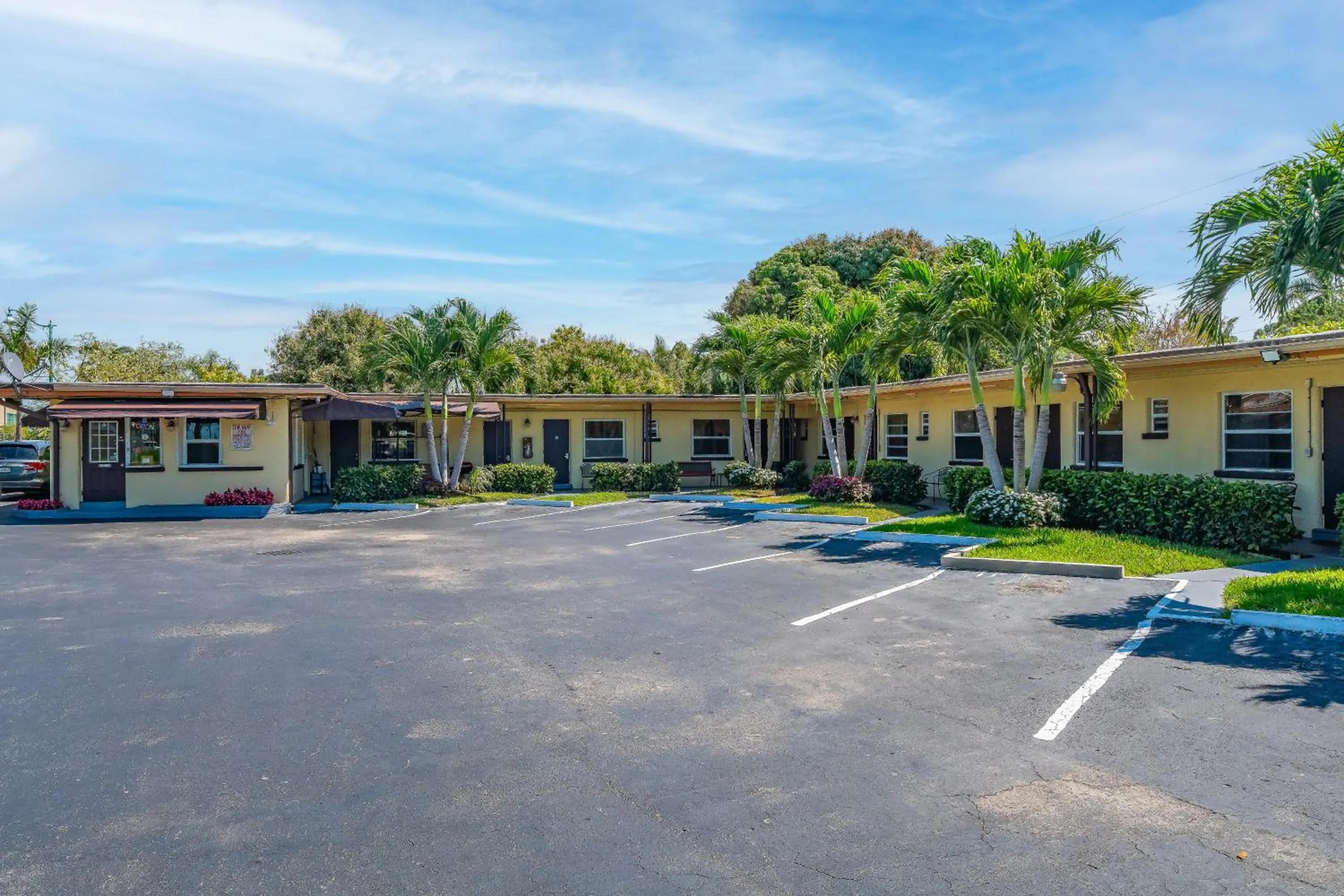 Property building in Tamiami Motel