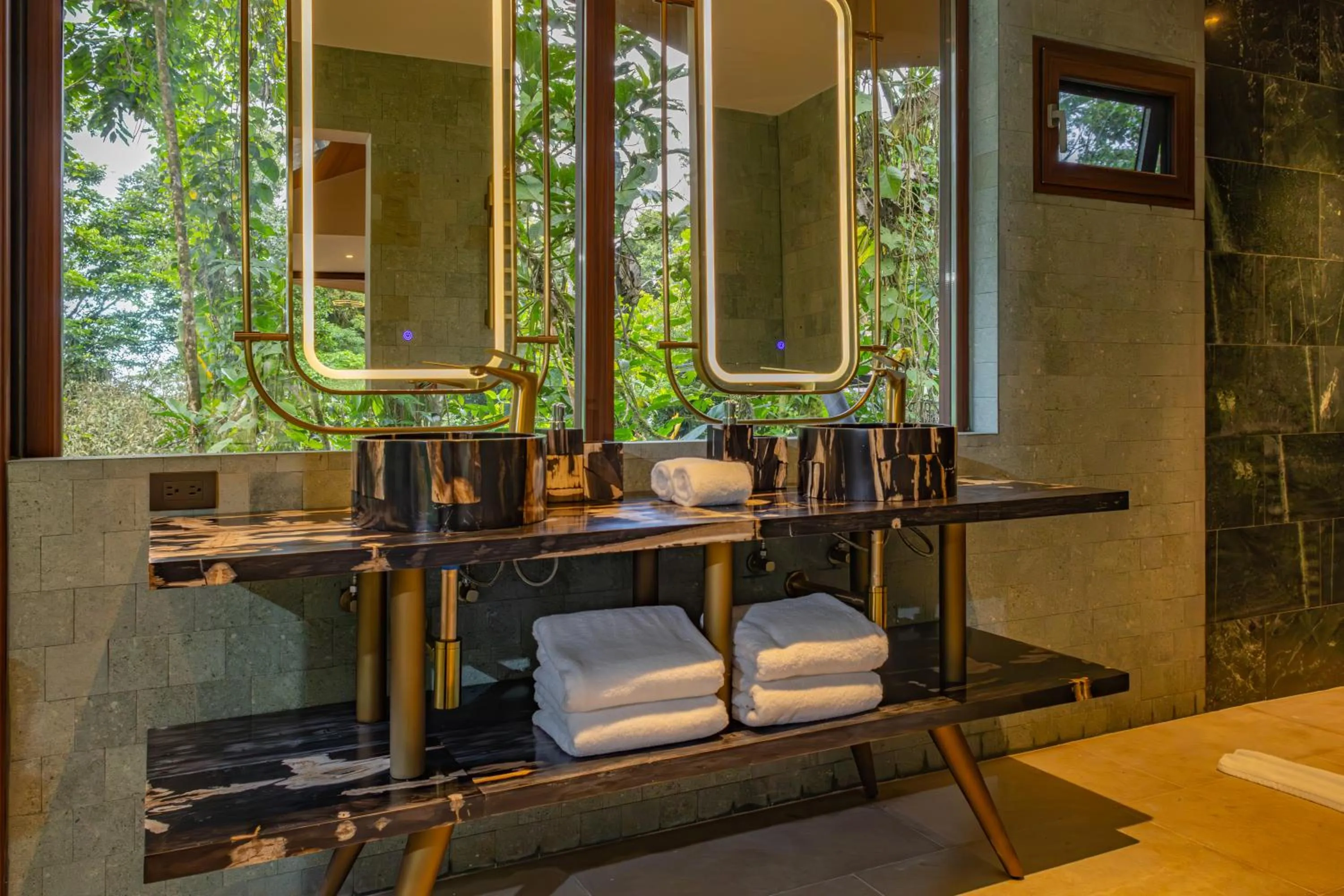 Bathroom in Tifakara Boutique Hotel & Birding Oasis