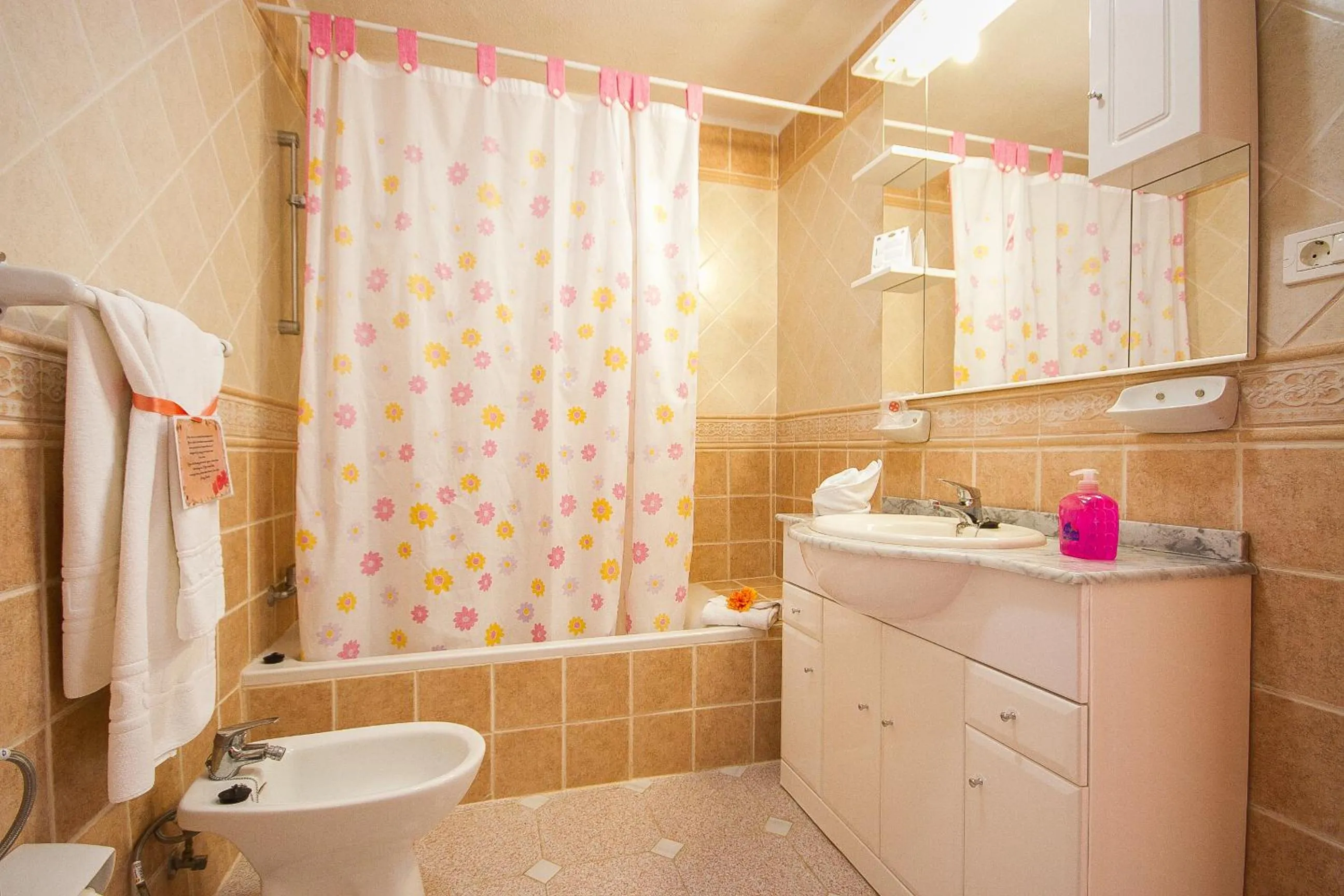 Bathroom in Ona Los Claveles