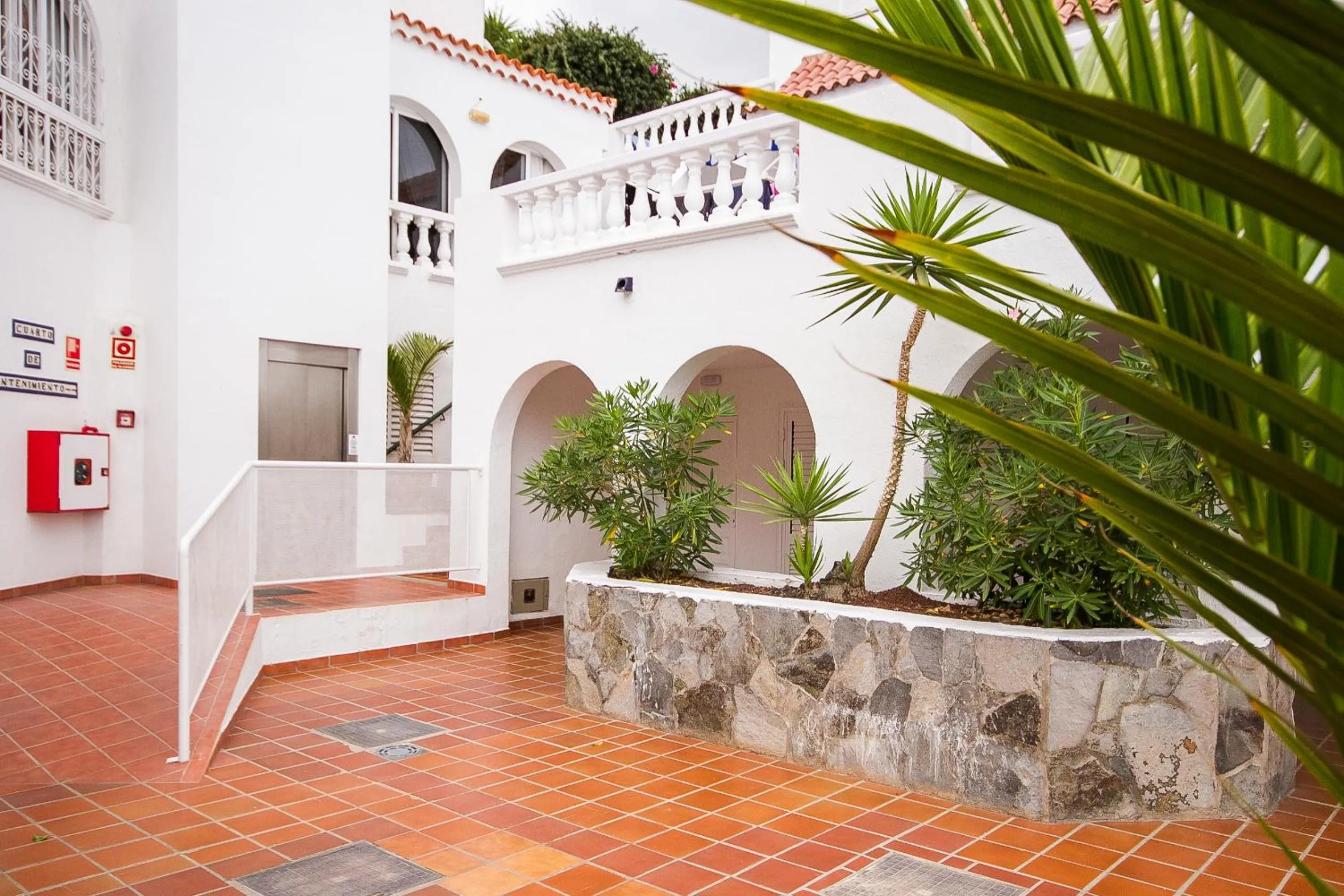 Facade/entrance in Ona Los Claveles