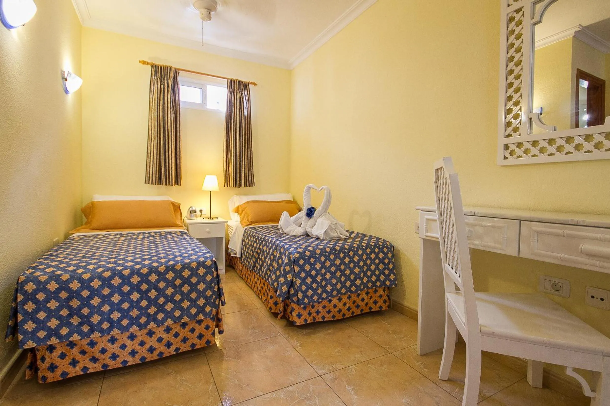 Bedroom, Bed in Ona Los Claveles