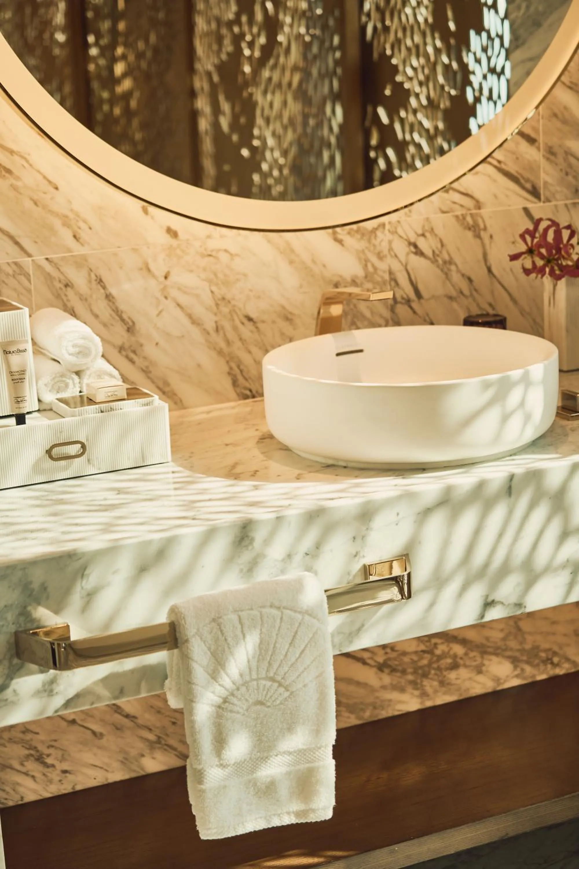 Bathroom in Mandarin Oriental Downtown, Dubai