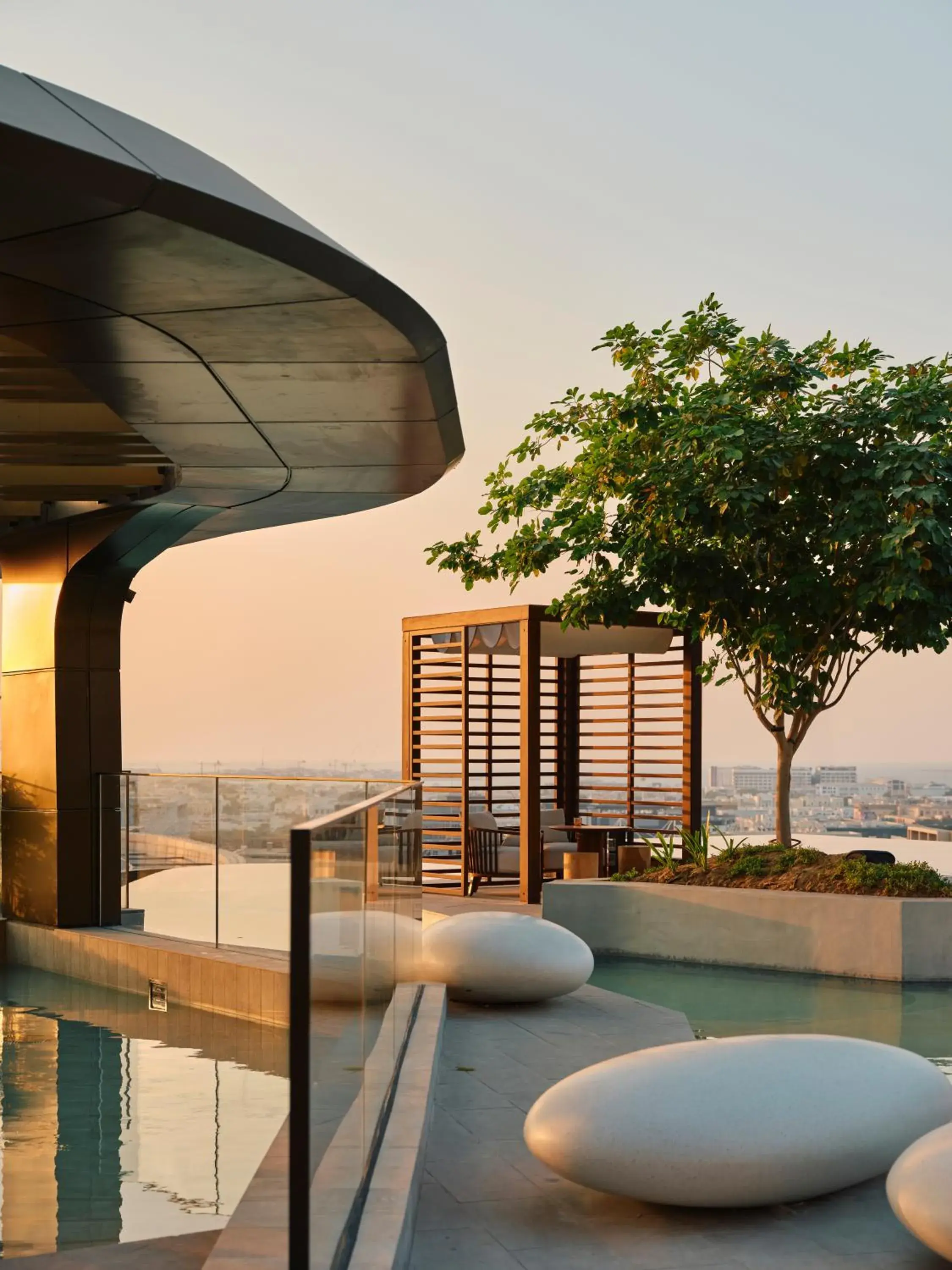 Swimming pool in Mandarin Oriental Downtown, Dubai Swimming pool in Mandarin Oriental Downtown, Dubai