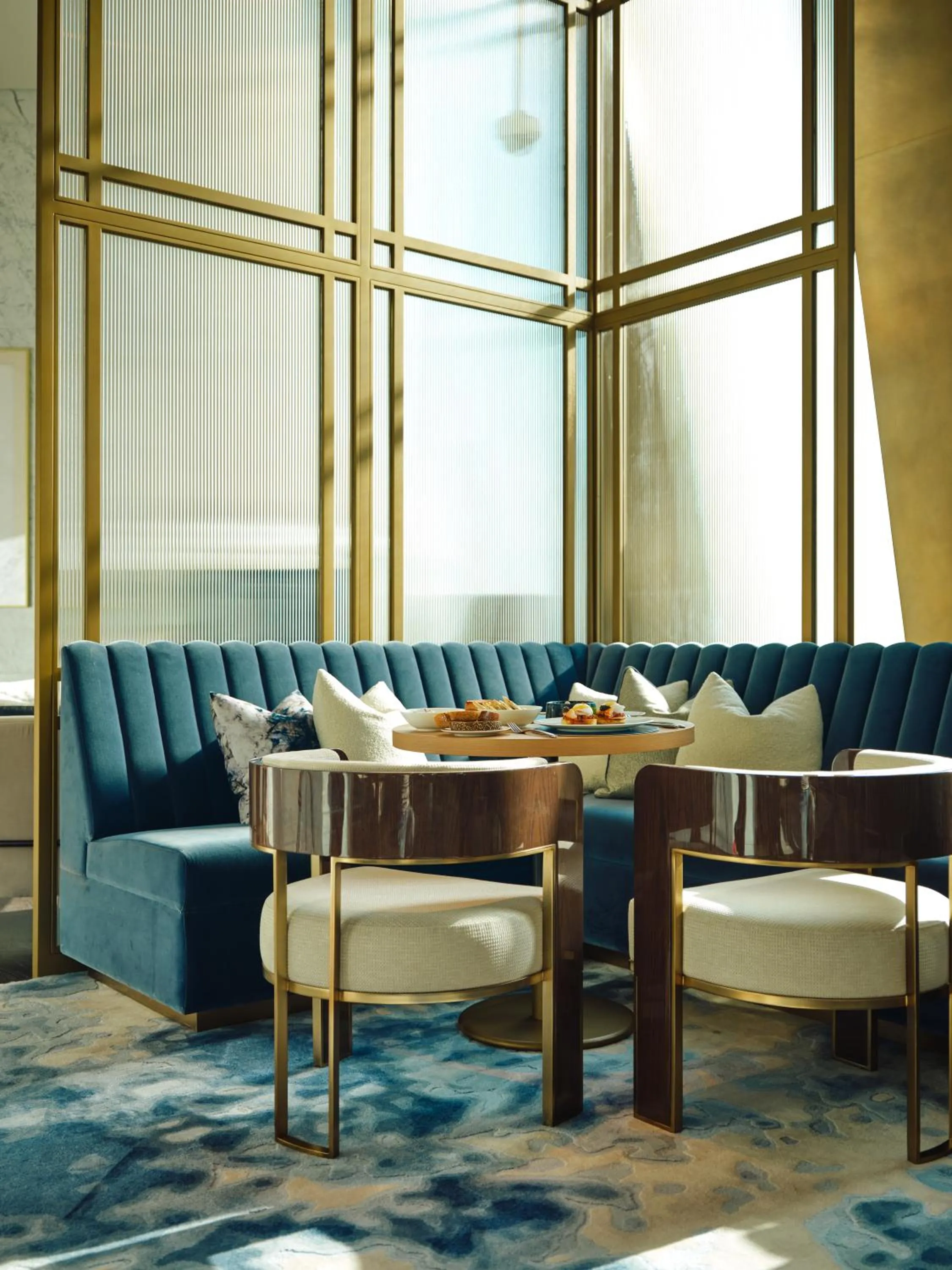 Lounge or bar in Mandarin Oriental Downtown, Dubai