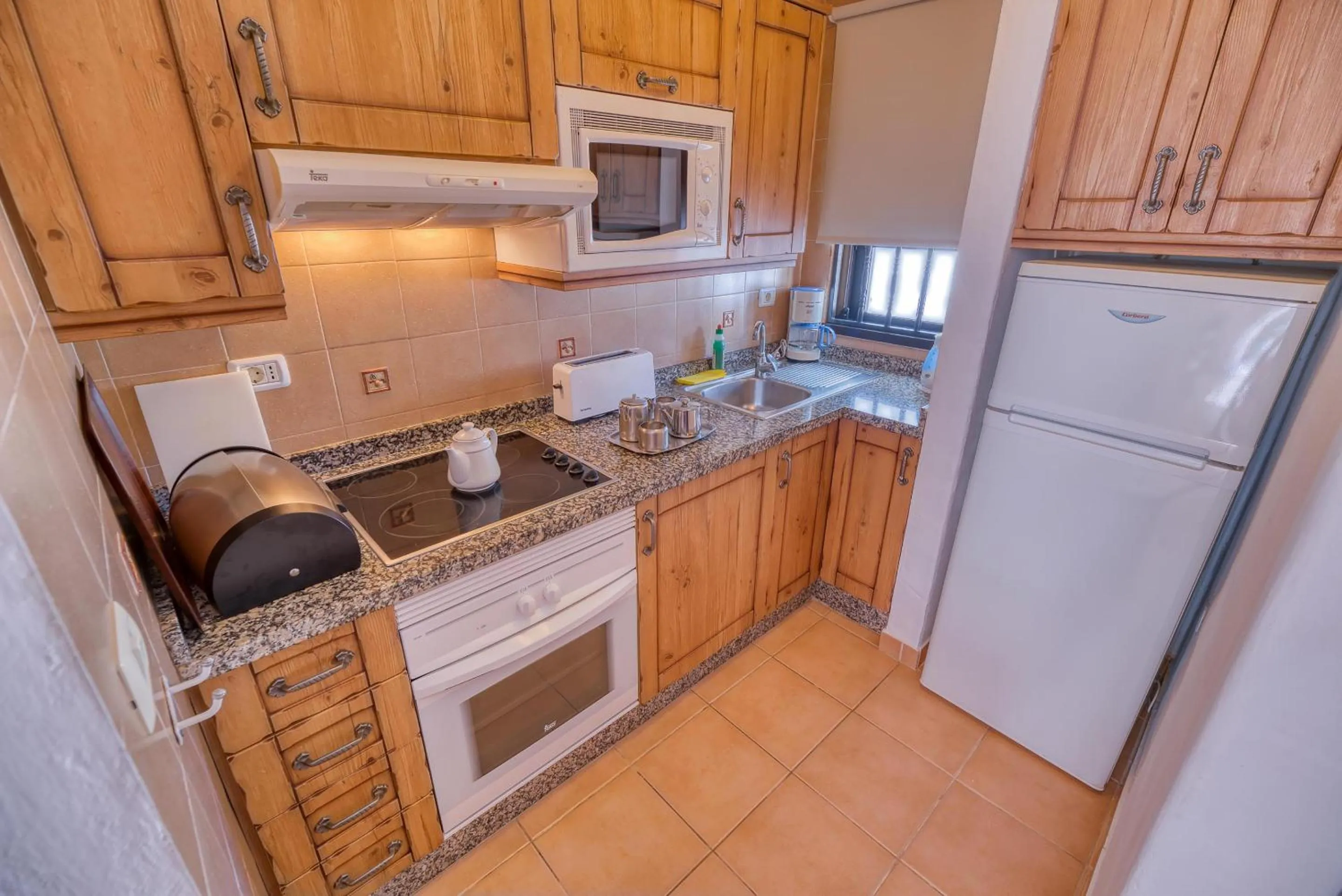 Kitchen or kitchenette in Ona Las Casitas