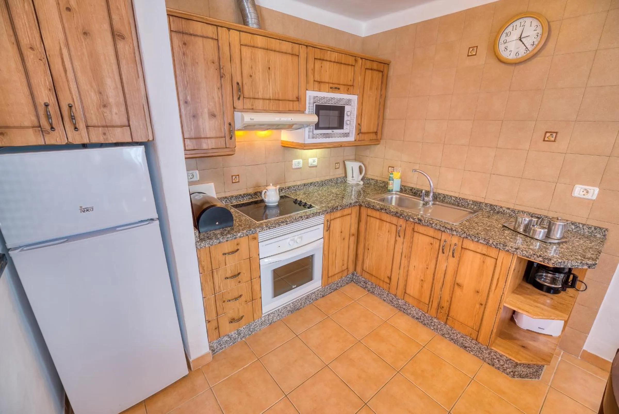 Kitchen or kitchenette in Ona Las Casitas