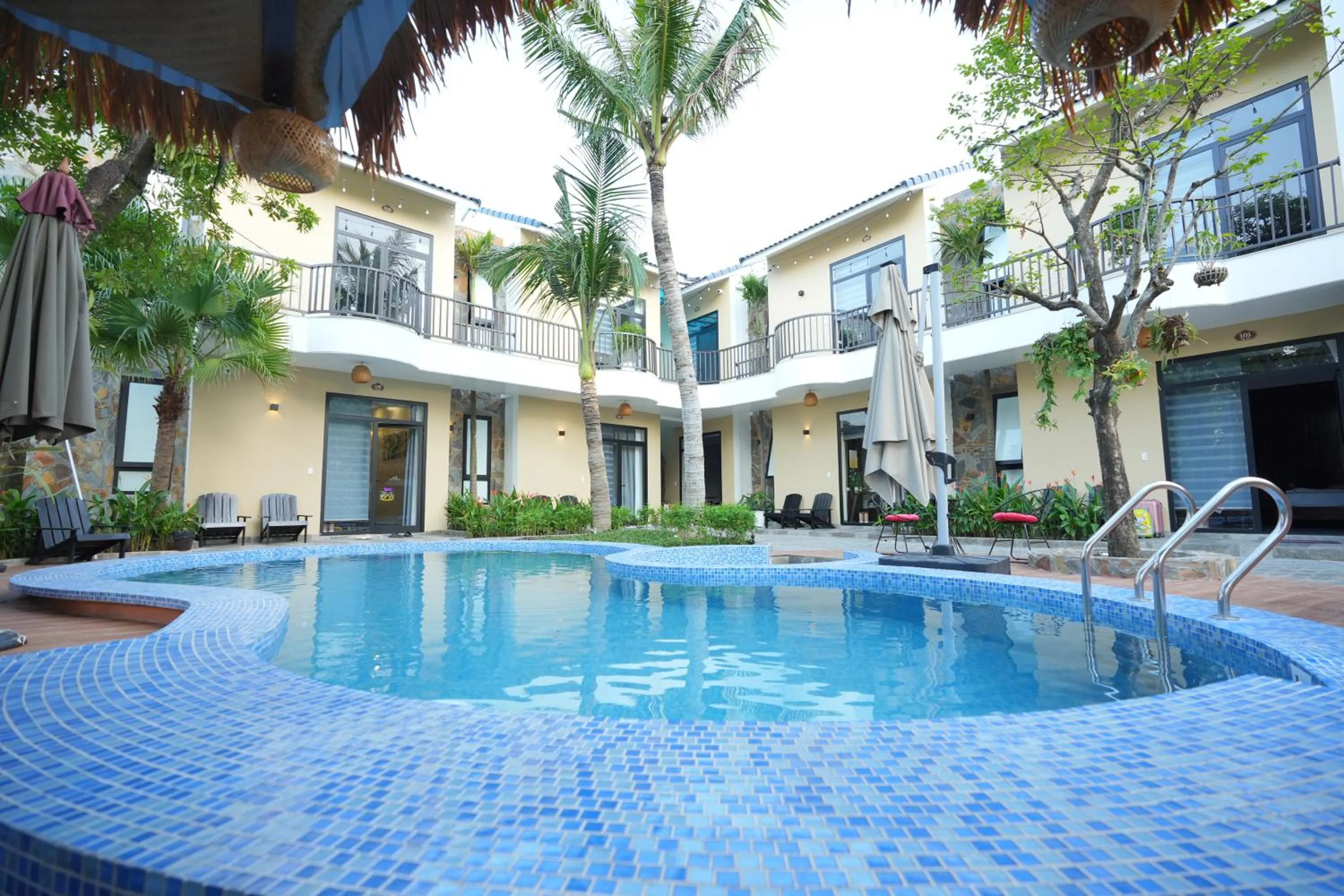 Pool view in Victory Homestay