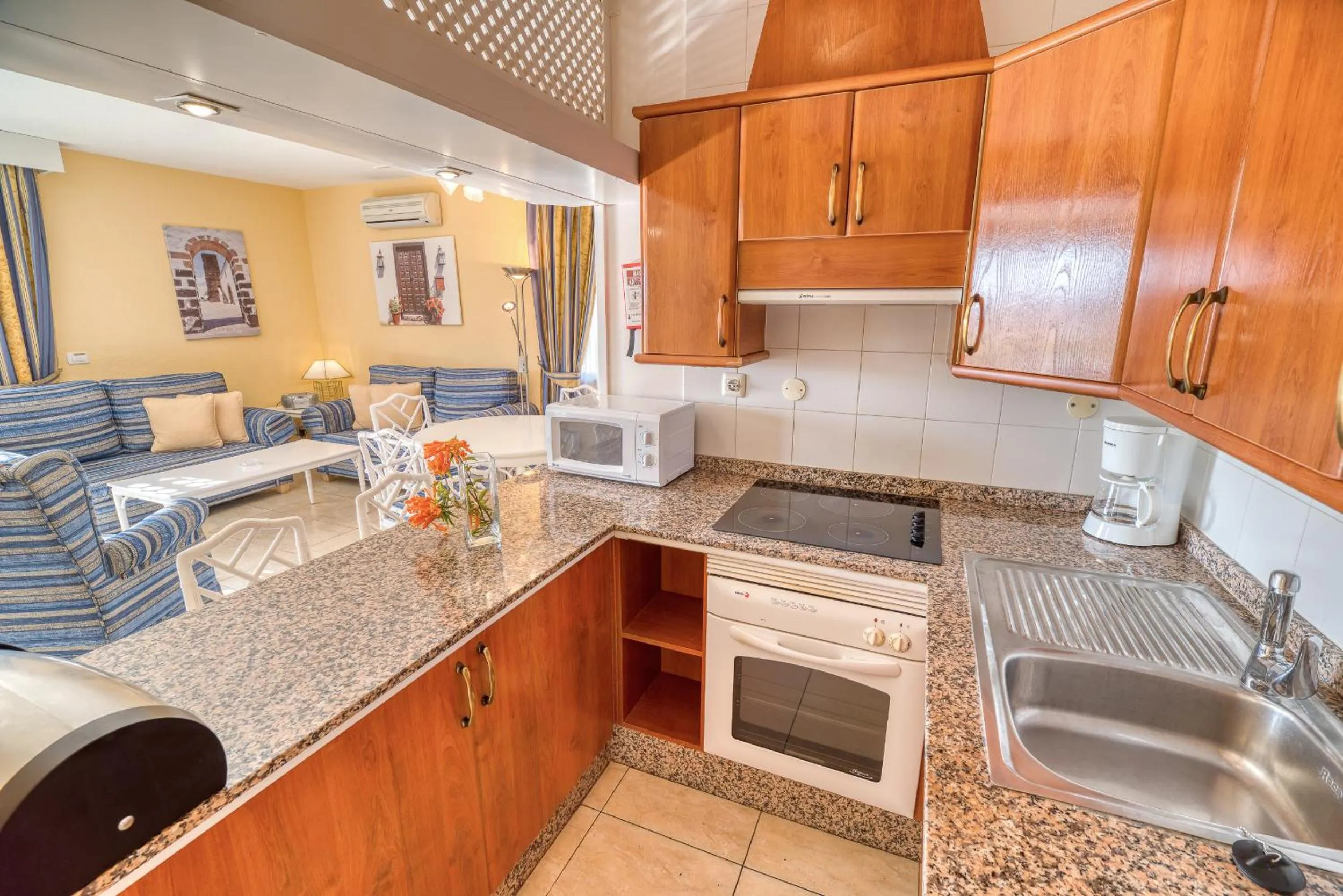 Coffee/tea facilities in Ona Sueño Azul