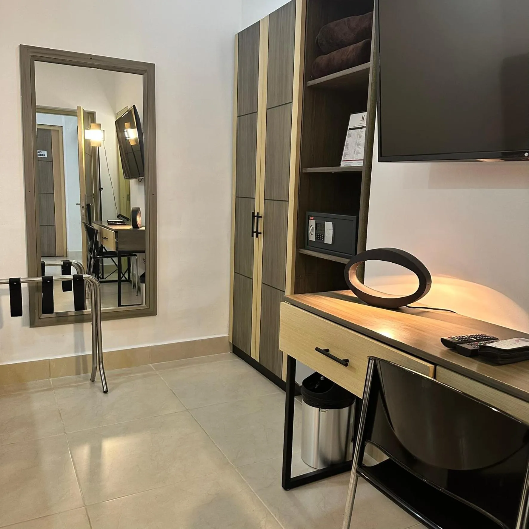 TV and multimedia in Hotel Merlott Lleras