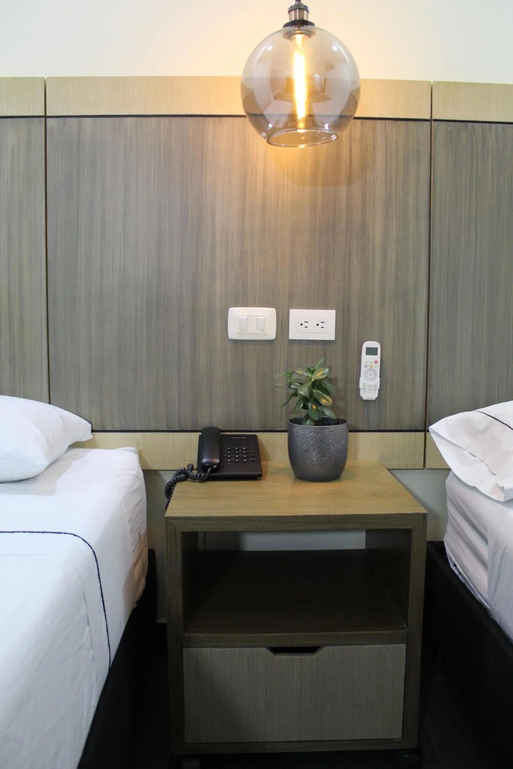 Bedroom, Bed in Hotel Merlott Lleras