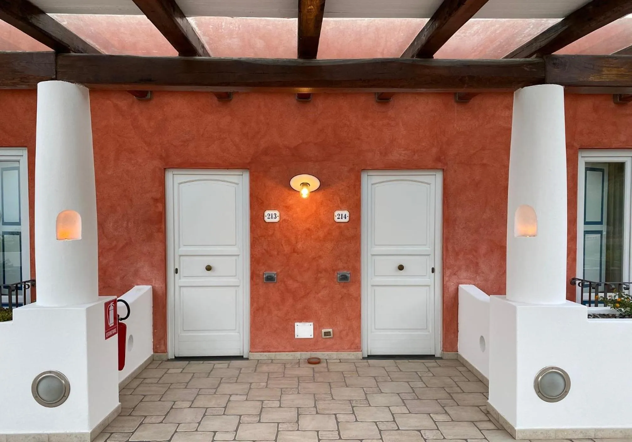 Facade/entrance in Hotel Bougainville