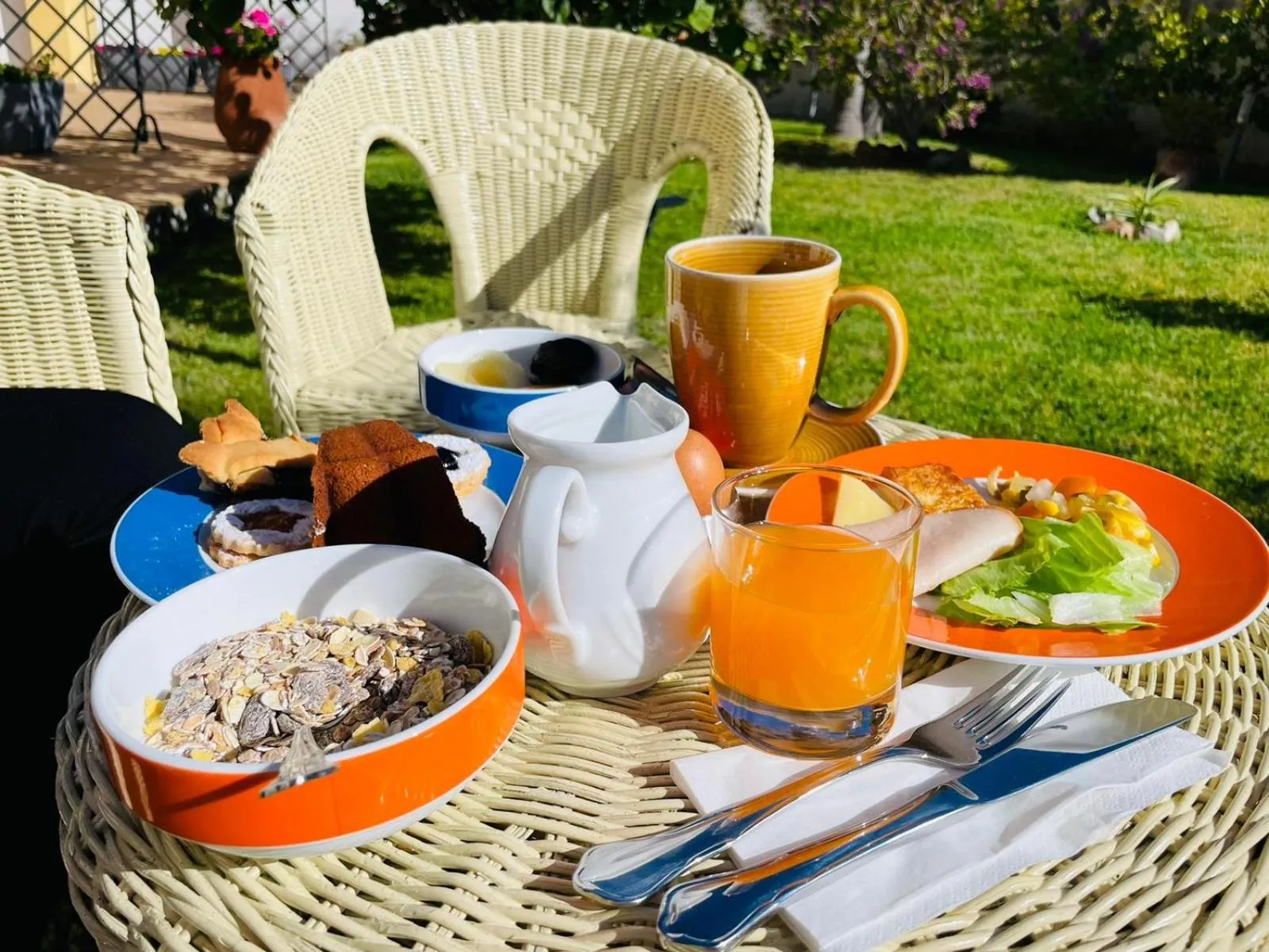 Breakfast in Hotel Bougainville