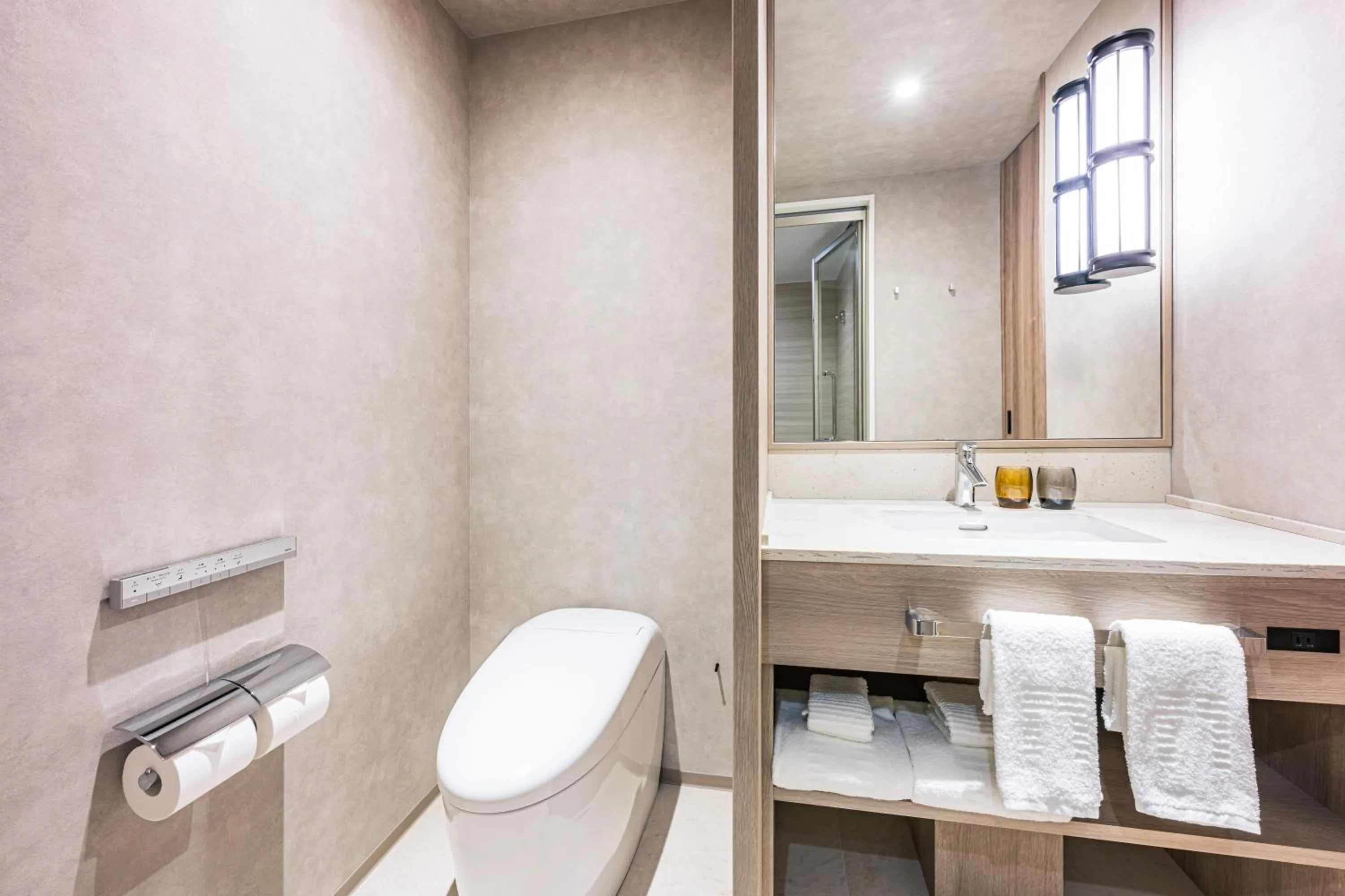 Toilet in The Gate Hotel Fukuoka by Hulic