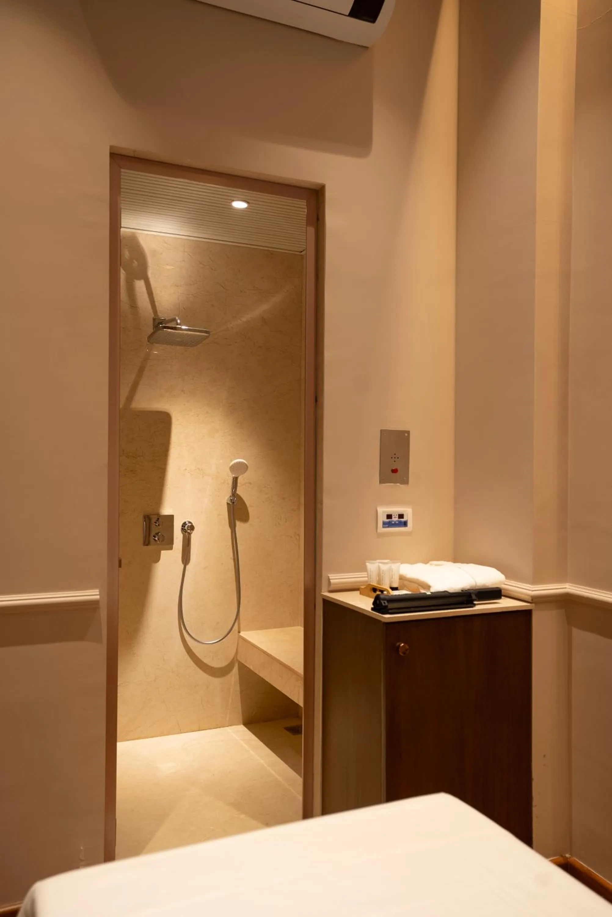 Spa and wellness centre/facilities, Bed in Miros, Goa