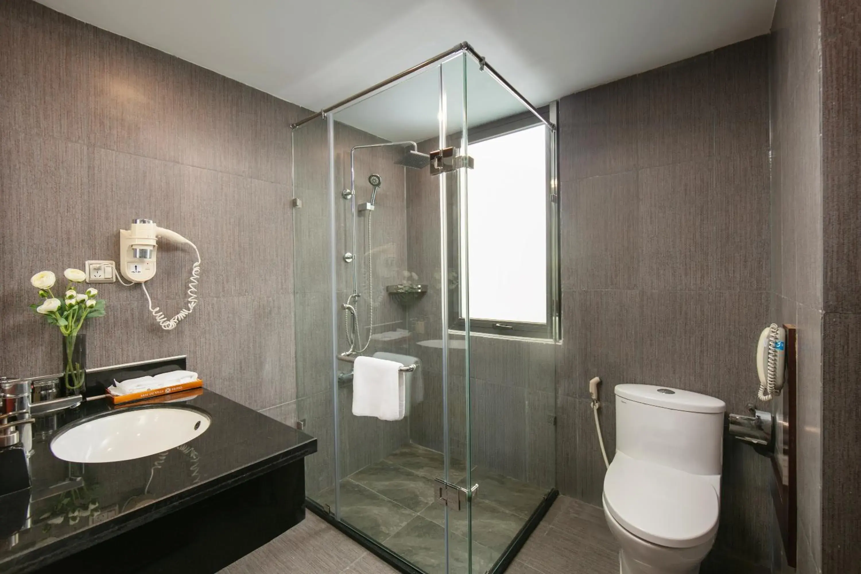 Bathroom in MAY DE VILLE Corner Hotel Bathroom in MAY DE VILLE Corner Hotel