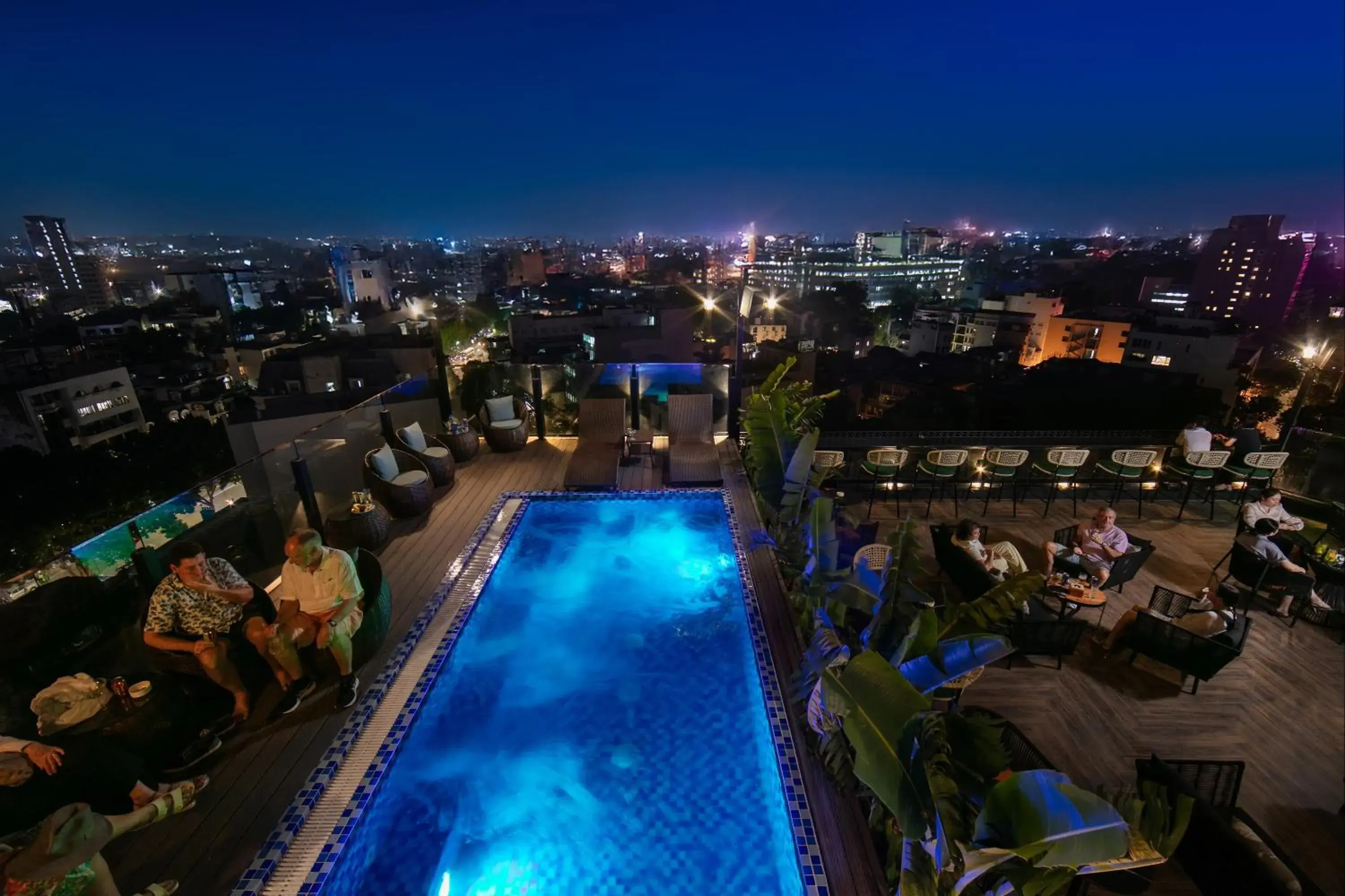 Pool view in MAY DE VILLE Corner Hotel Pool view in MAY DE VILLE Corner Hotel